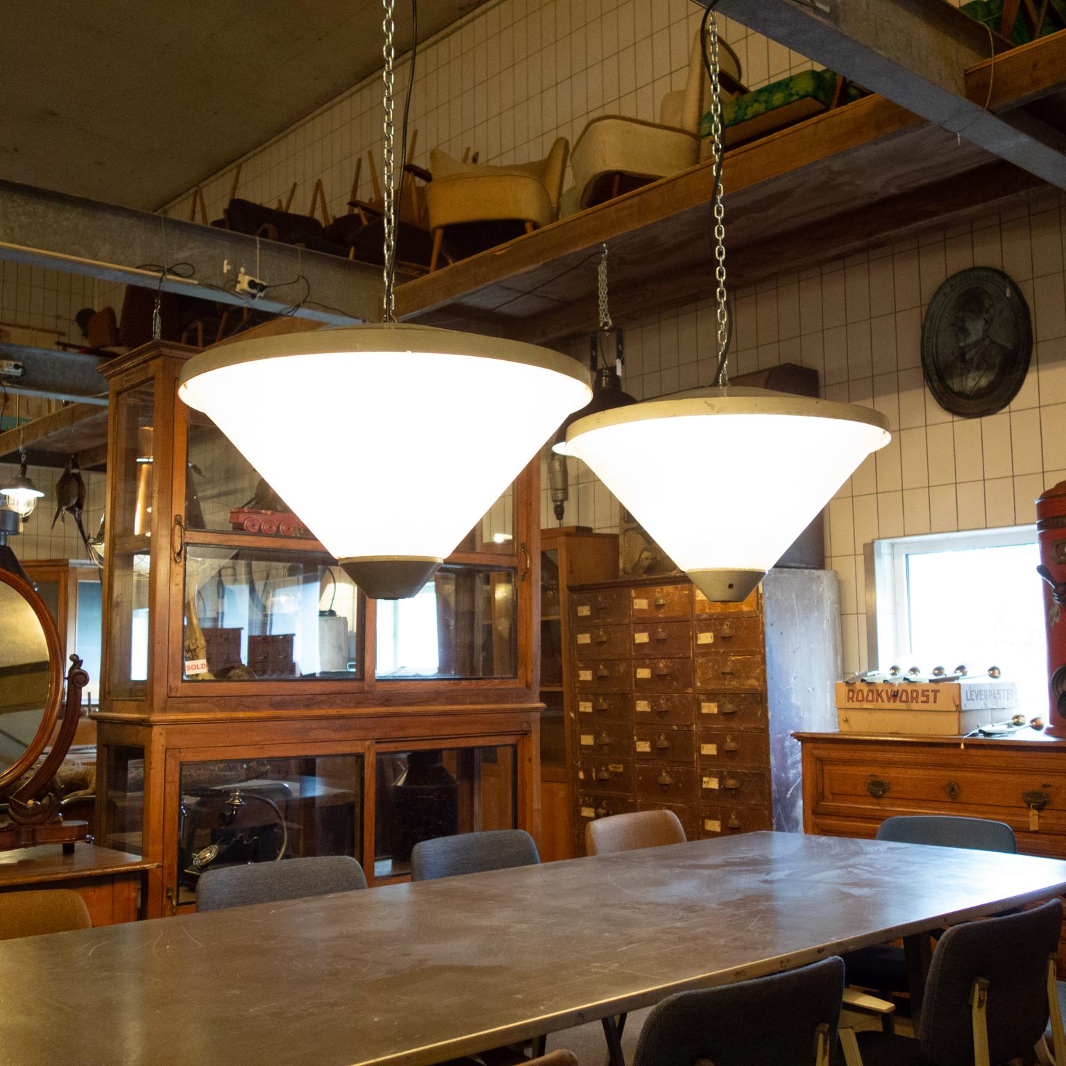 Lampes de rue Friso Kramer, design néerlandais, 1960, Den Haag en vente 4