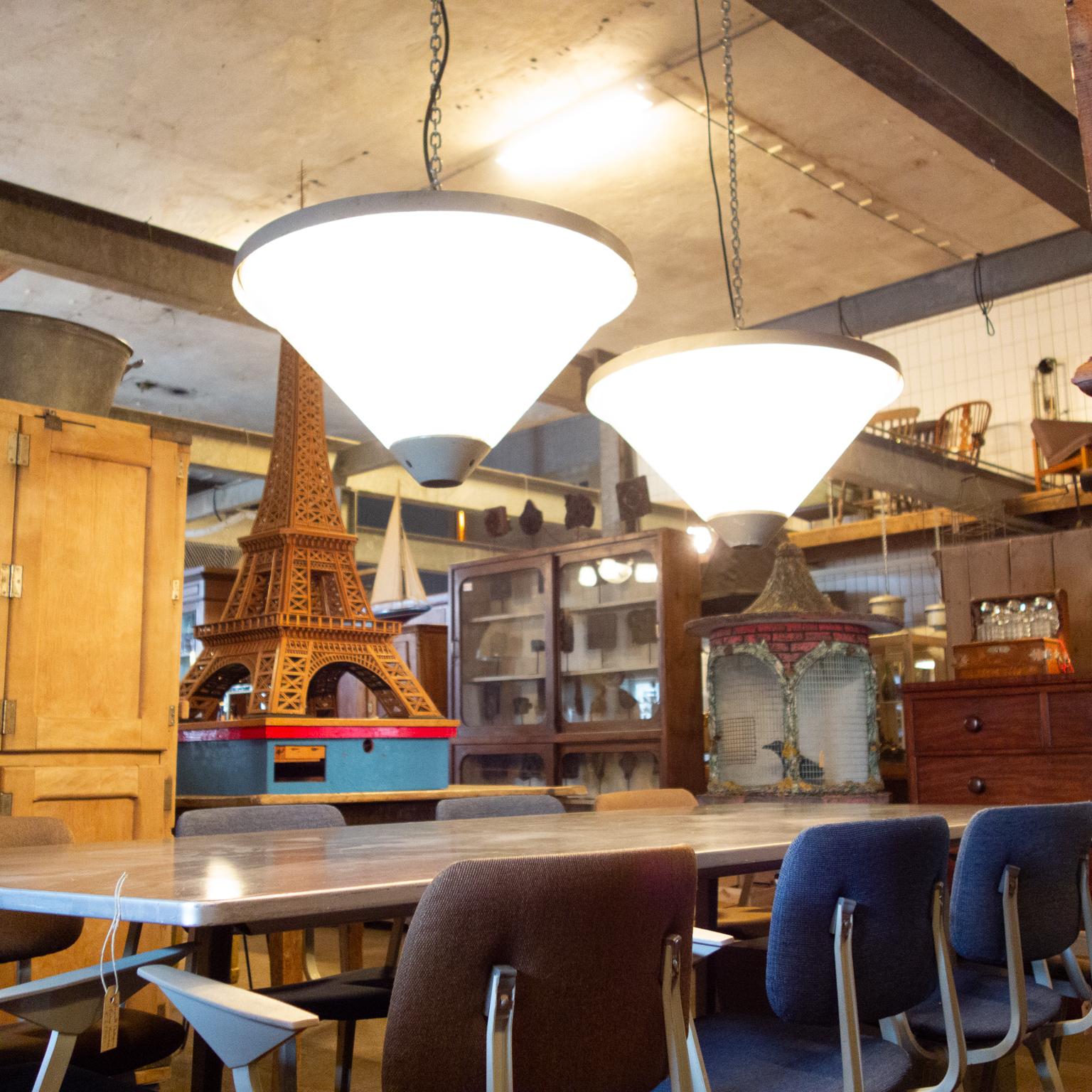 Lampes de rue Friso Kramer, design néerlandais, 1960, Den Haag en vente 8