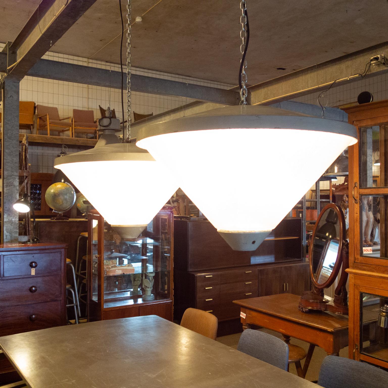 Lampes de rue Friso Kramer, design néerlandais, 1960, Den Haag en vente 9