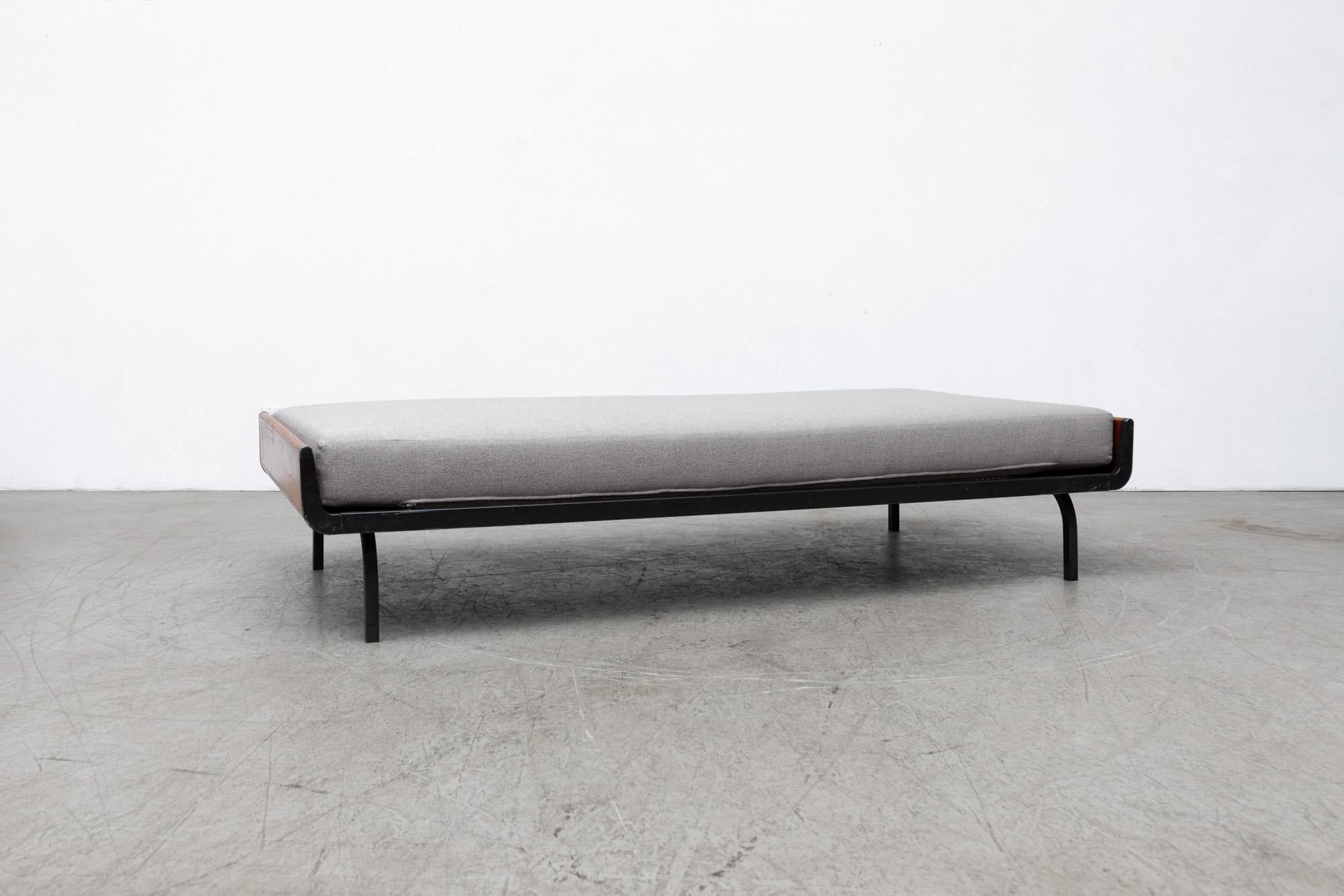 Enameled Friso Kramer Style Auping Day Bed with Pewter Grey Mattress