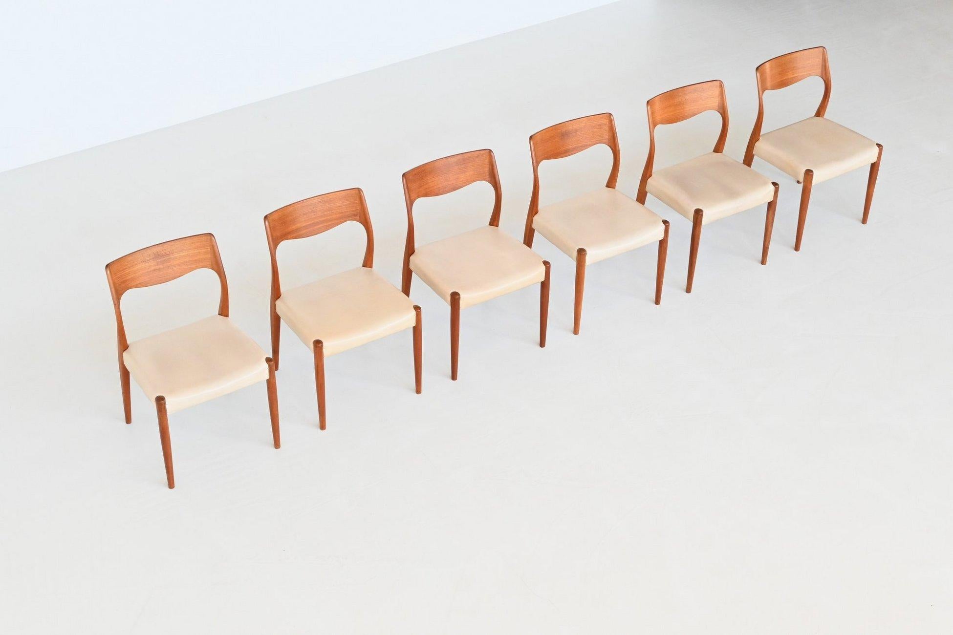 Fristho dining chairs #71 teak J.L. Moller Mobelfabrik The Netherlands 1960 For Sale 3