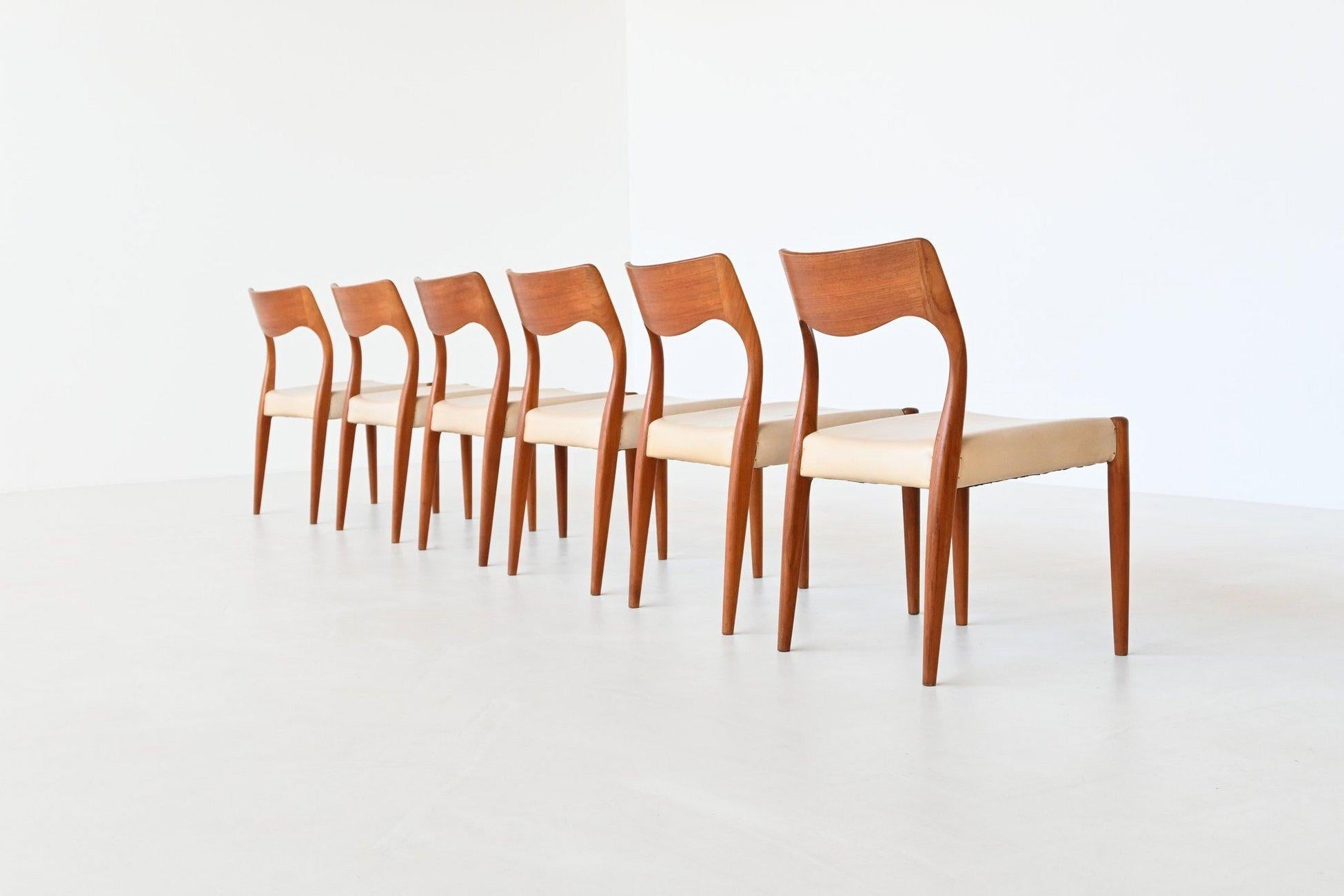 Fristho dining chairs #71 teak J.L. Moller Mobelfabrik The Netherlands 1960 For Sale 4