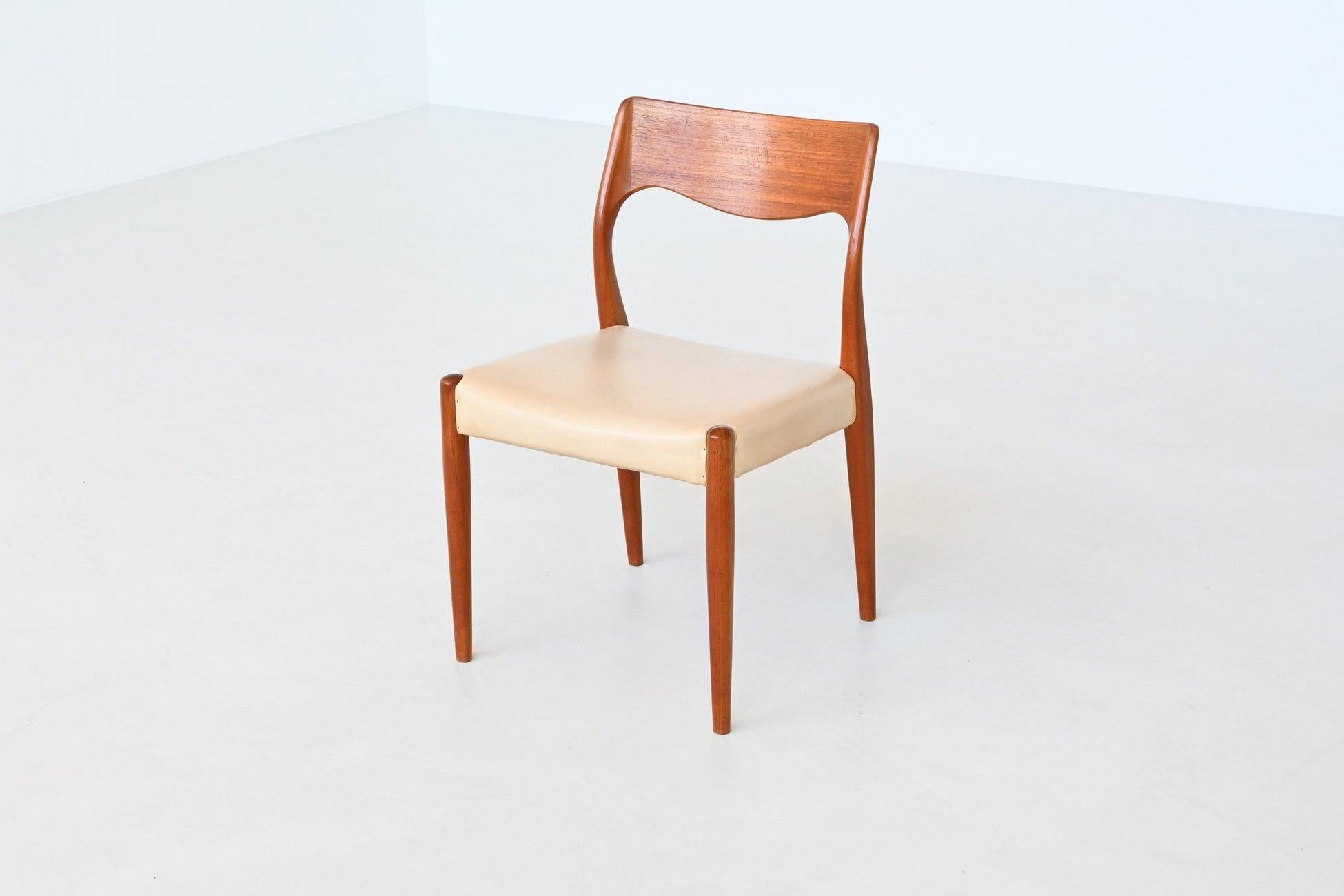 Fristho dining chairs #71 teak J.L. Moller Mobelfabrik The Netherlands 1960 For Sale 6