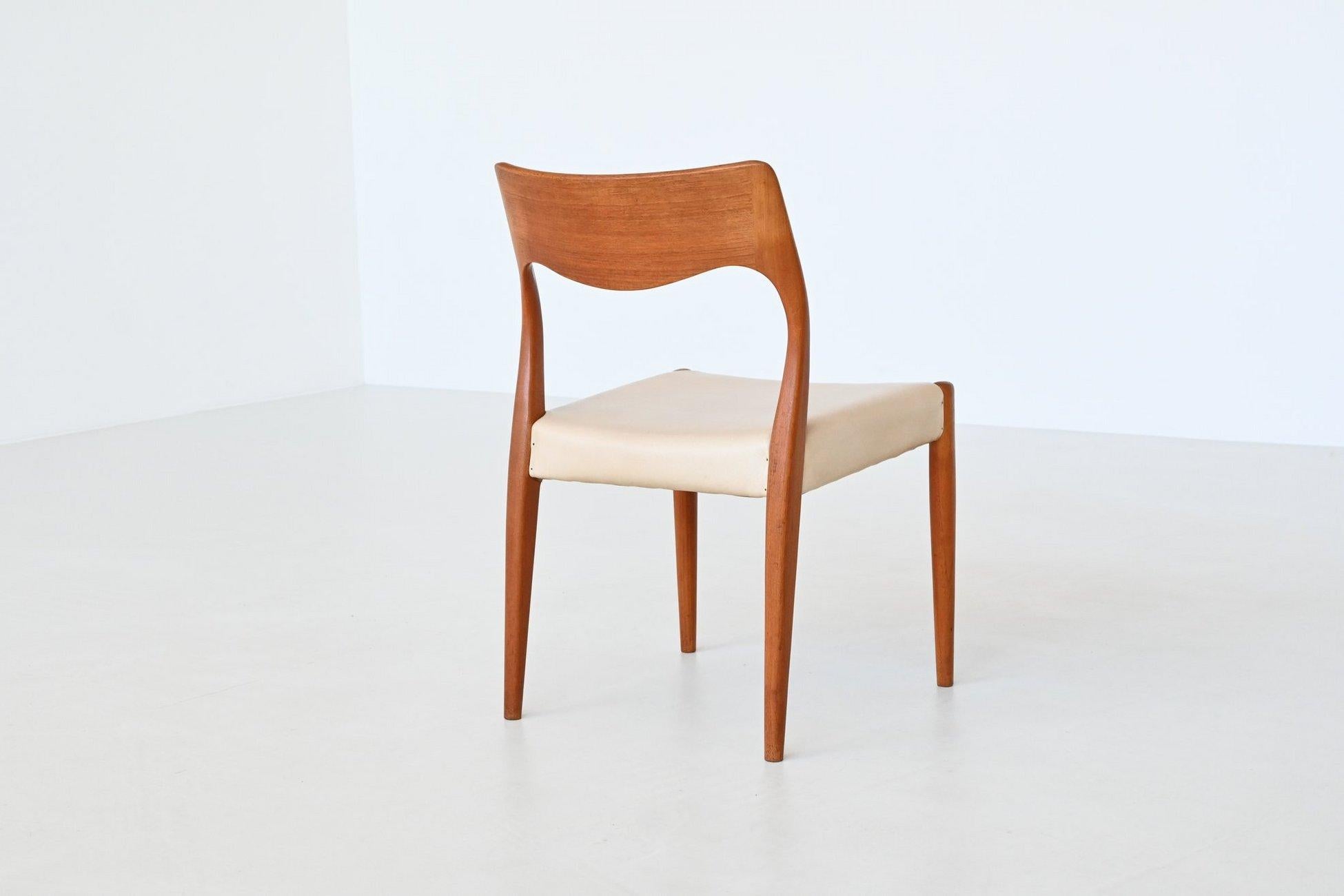 Fristho dining chairs #71 teak J.L. Moller Mobelfabrik The Netherlands 1960 For Sale 7