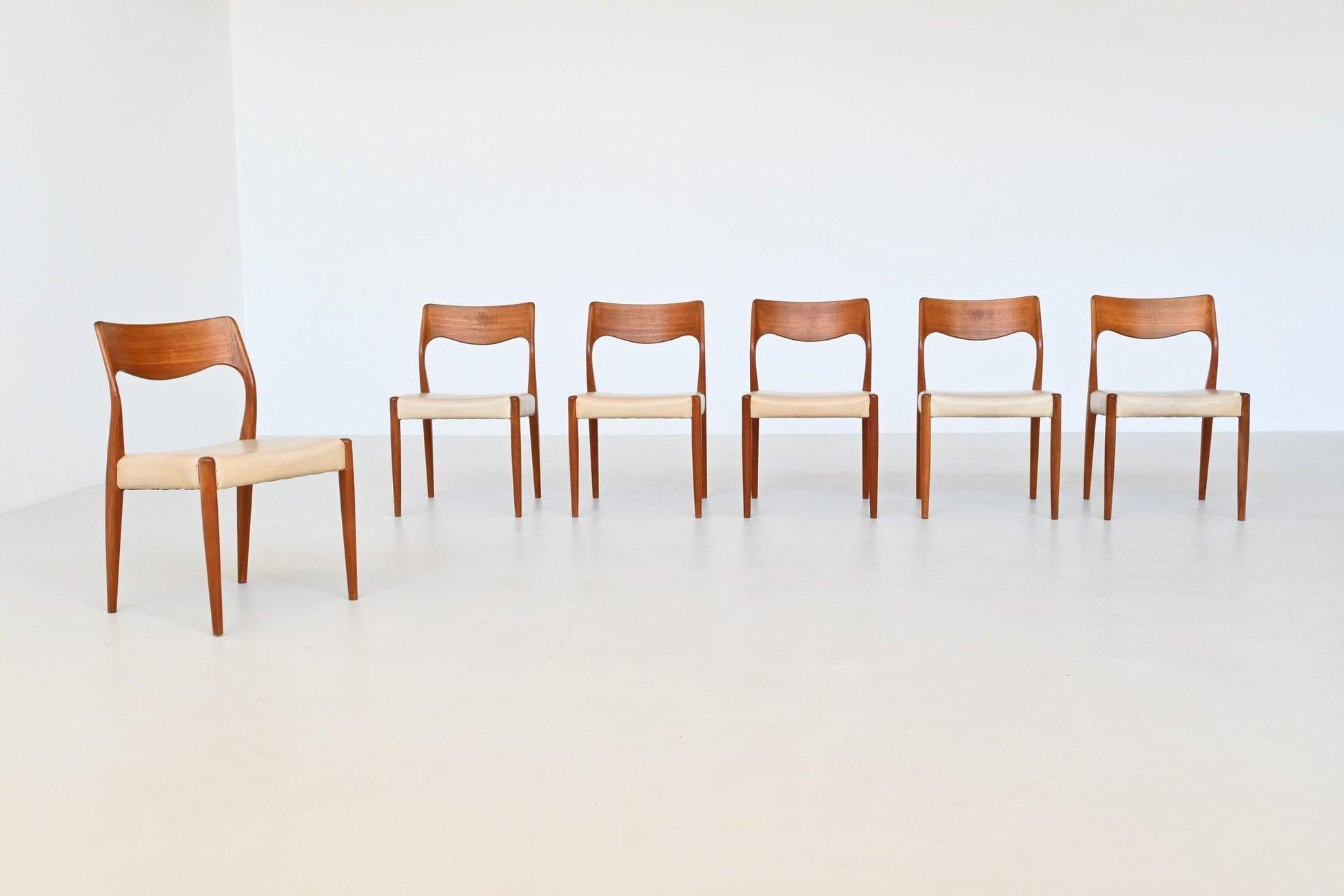 Scandinavian Modern Fristho dining chairs #71 teak J.L. Moller Mobelfabrik The Netherlands 1960 For Sale