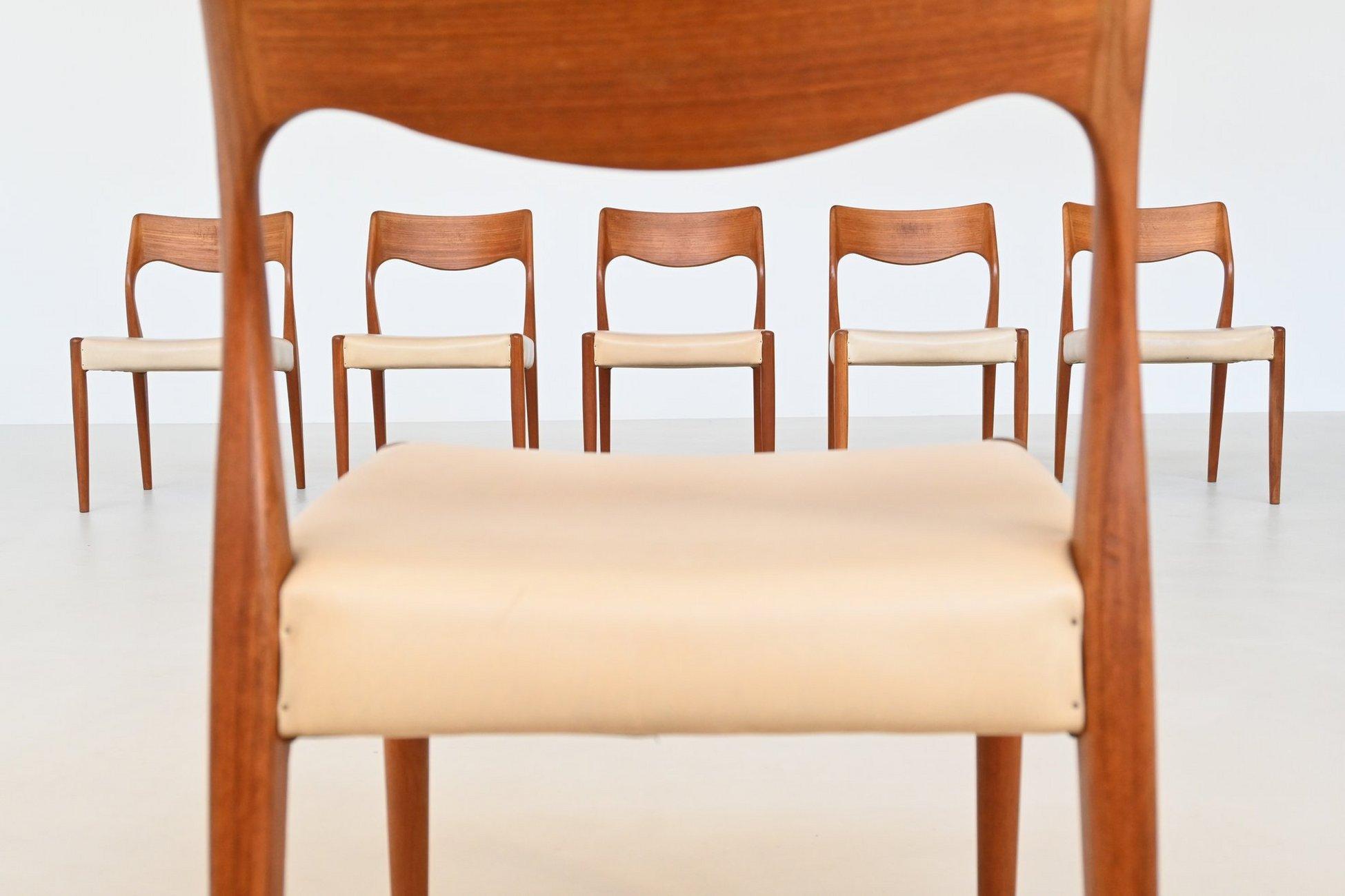 Fristho dining chairs #71 teak J.L. Moller Mobelfabrik The Netherlands 1960 In Good Condition For Sale In Etten-Leur, NL
