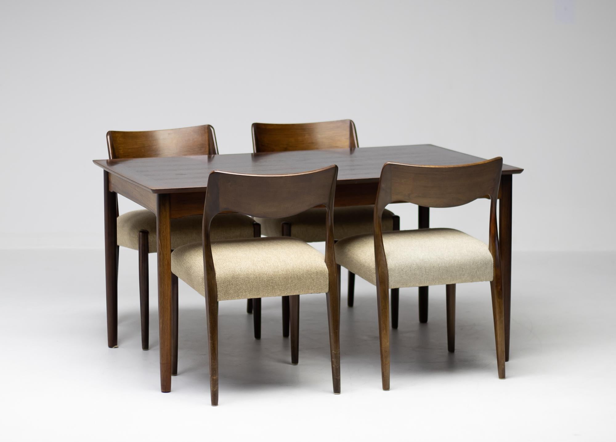 Fristho Rosewood Dining Set 2