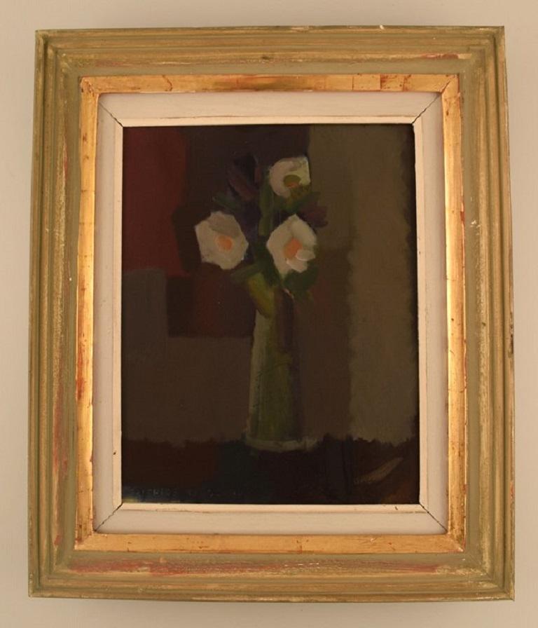 Frithiof Berglund (1905-1973), Swedish artist. 
Oil on canvas. 
Modernist still life with flowers. Mid-20th century.
The canvas measures: 33 x 26 cm.
The frame measures: 7.5 cm.
In excellent condition.
Signed.