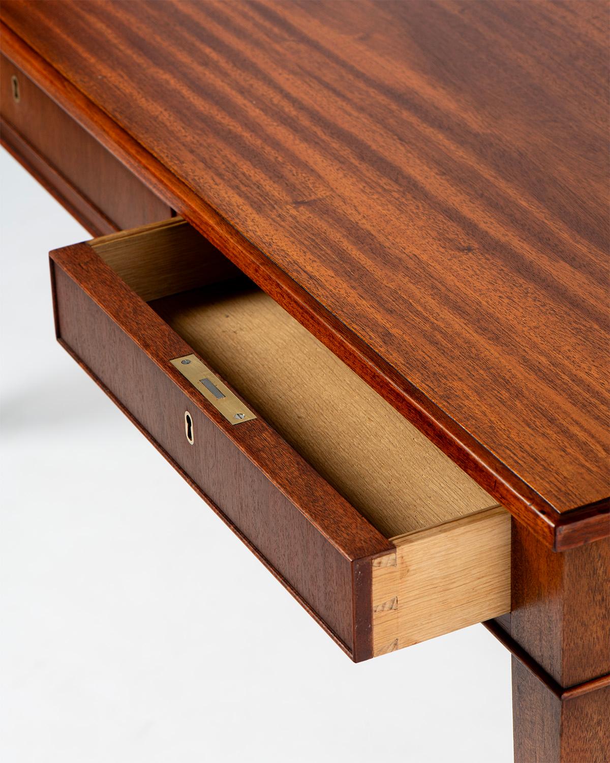 Scrivania danese in mogano Frits Henningsen del 1940 In condizioni buone in vendita a London, England