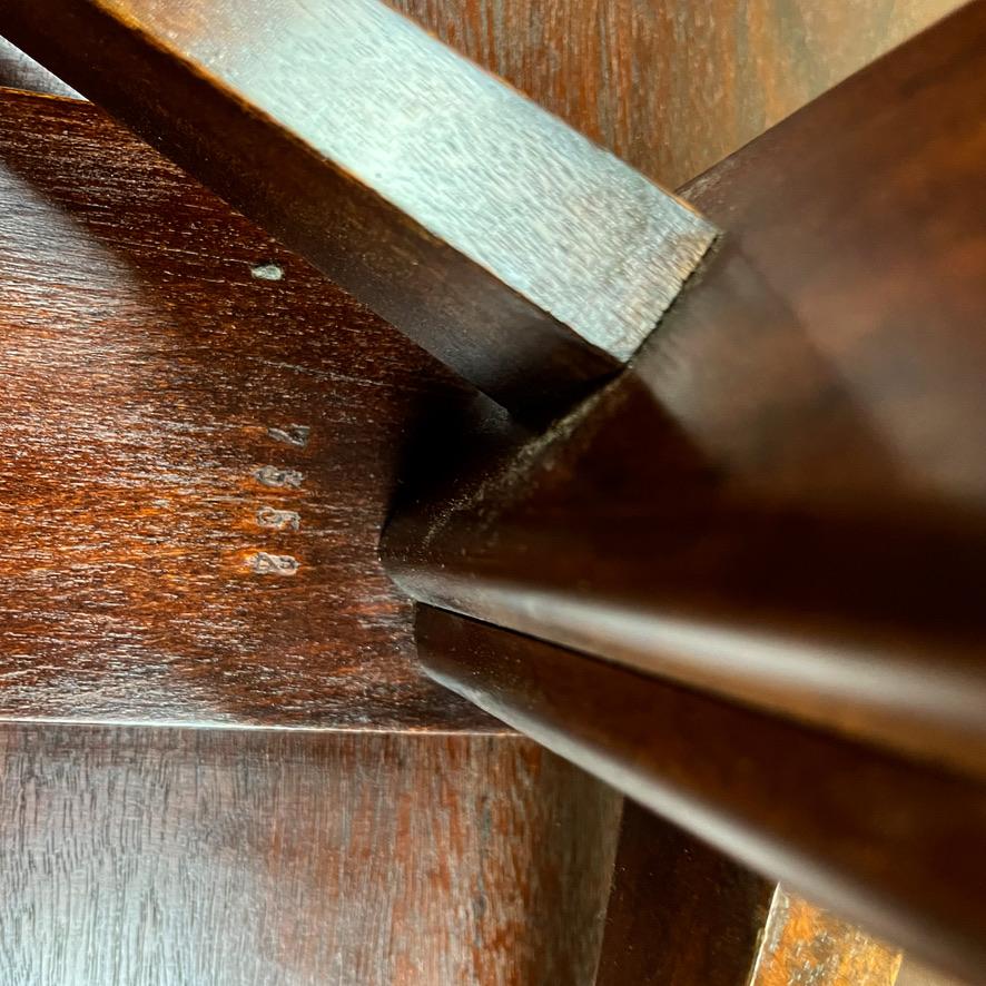 Frits Henningsen. A Cuban mahogany circular pedestal  table. For Sale 2
