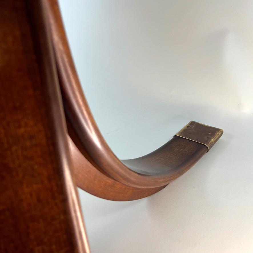 Woodwork Frits Henningsen. A Cuban mahogany circular pedestal  table. For Sale