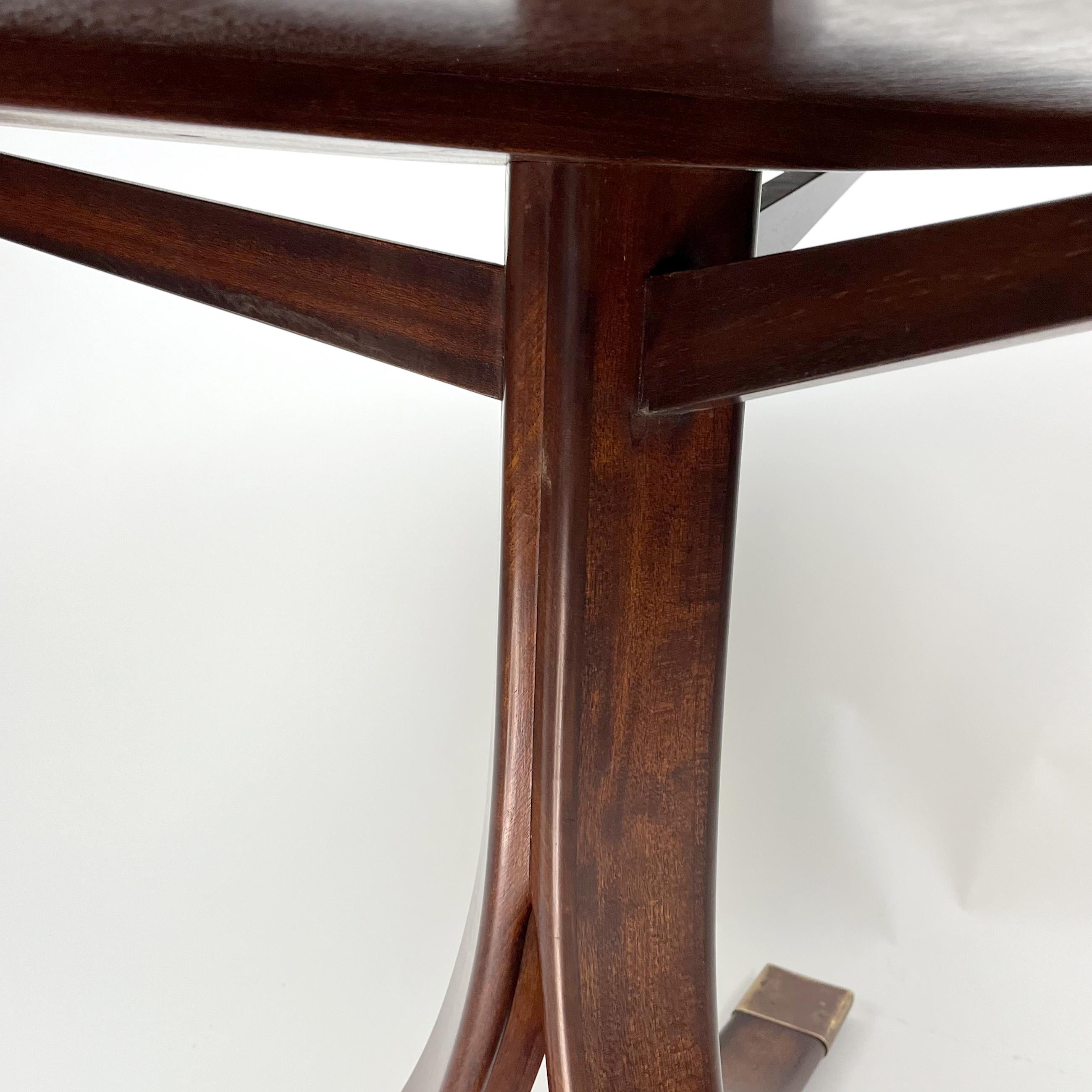 Frits Henningsen. A Cuban mahogany circular pedestal  table. For Sale 1