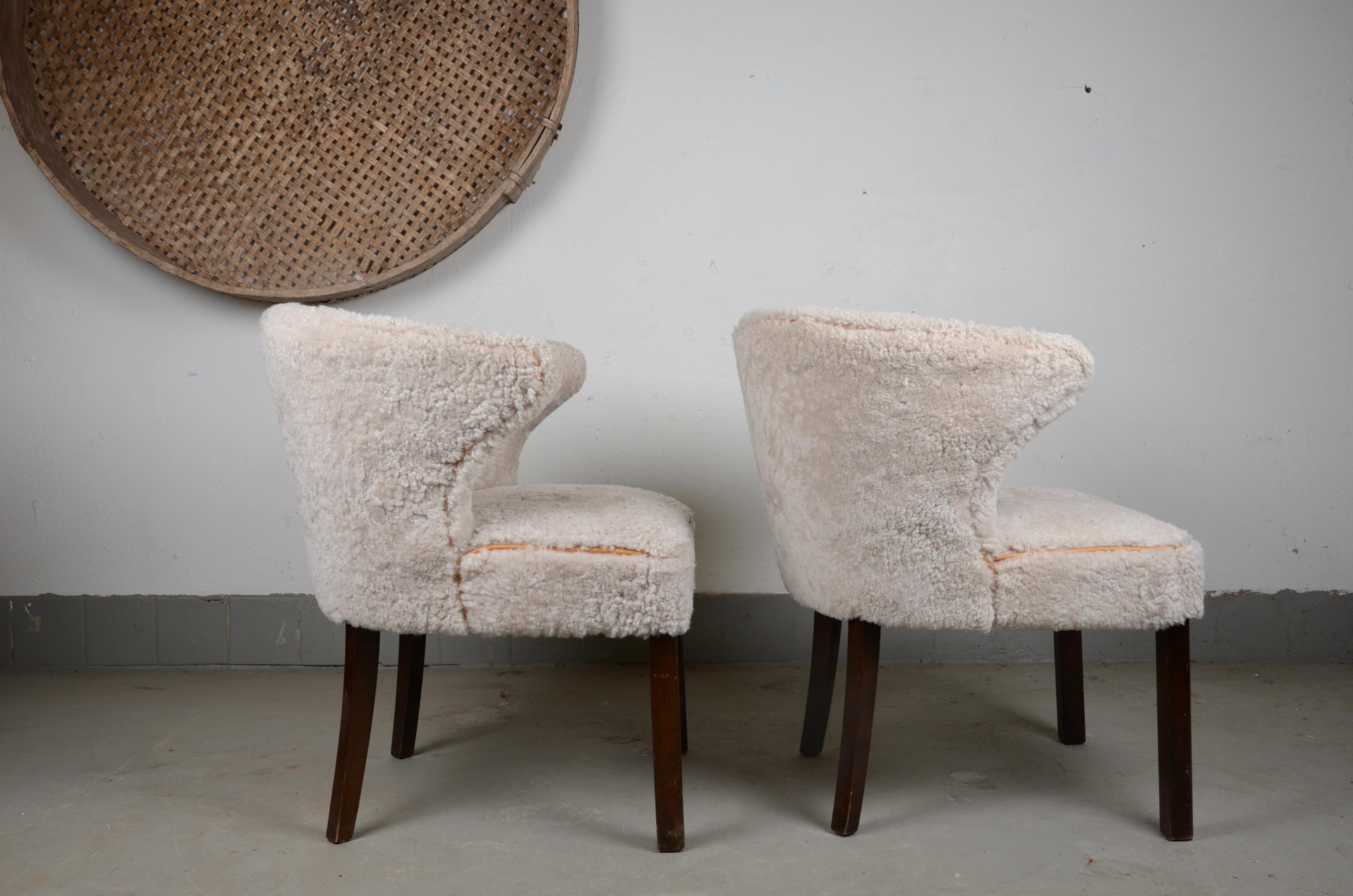Scandinavian Modern Frits Henningsen, a Pair of Easy Chairs, 1930s-1940s