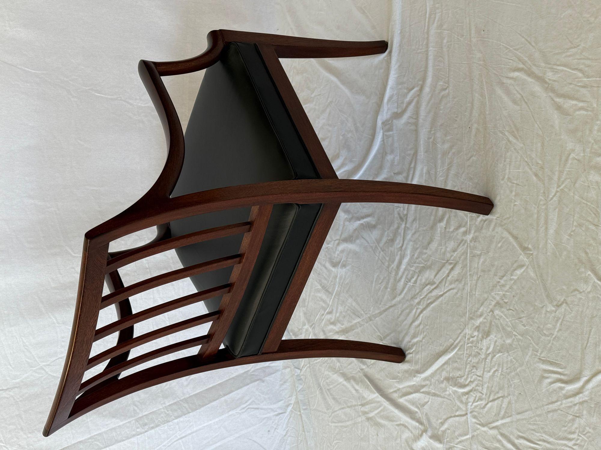 Frits Henningsen Sessel. (Leder) im Angebot