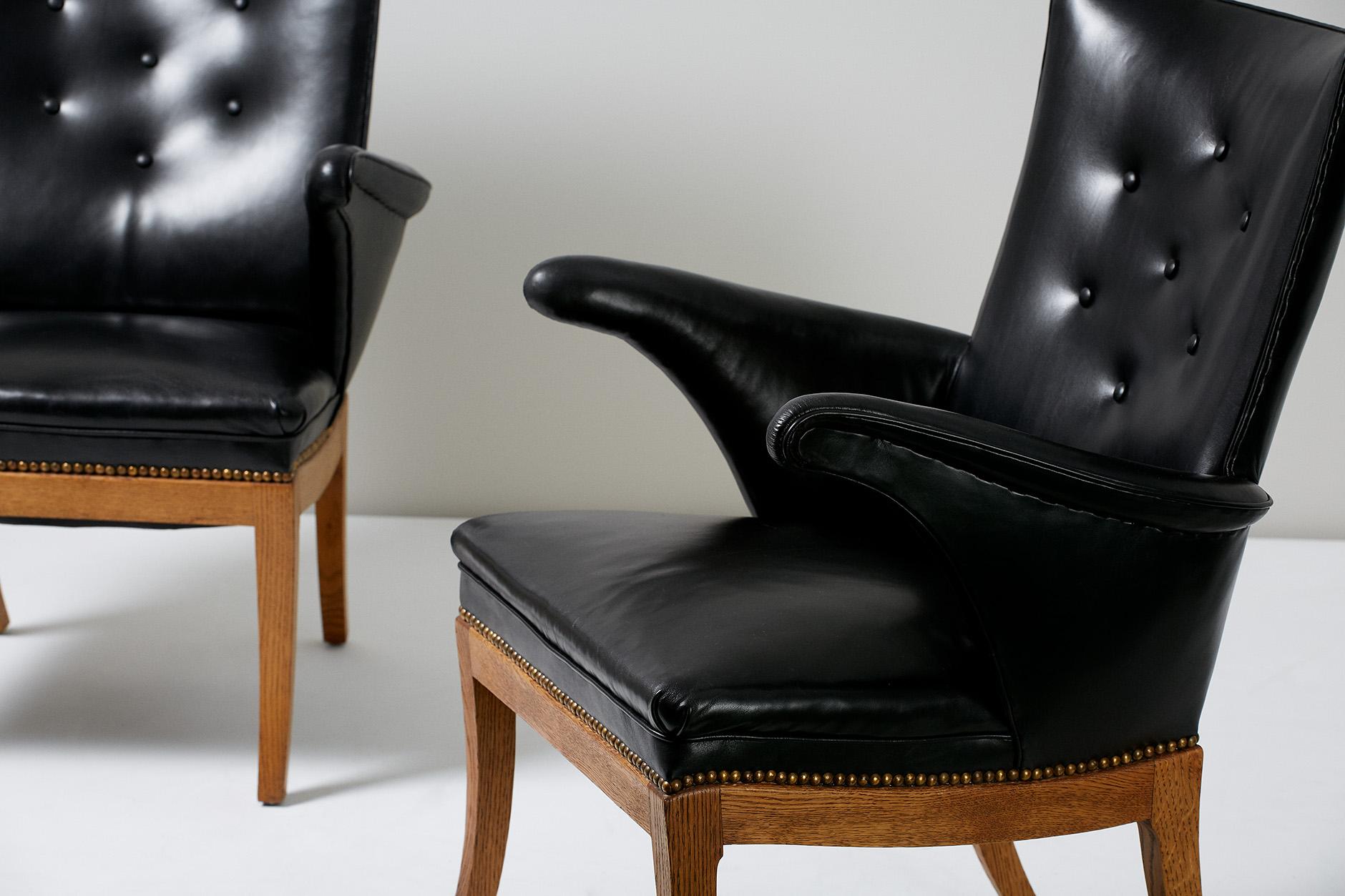 Mid-20th Century Frits Henningsen Armchairs, Oak and Leather For Sale