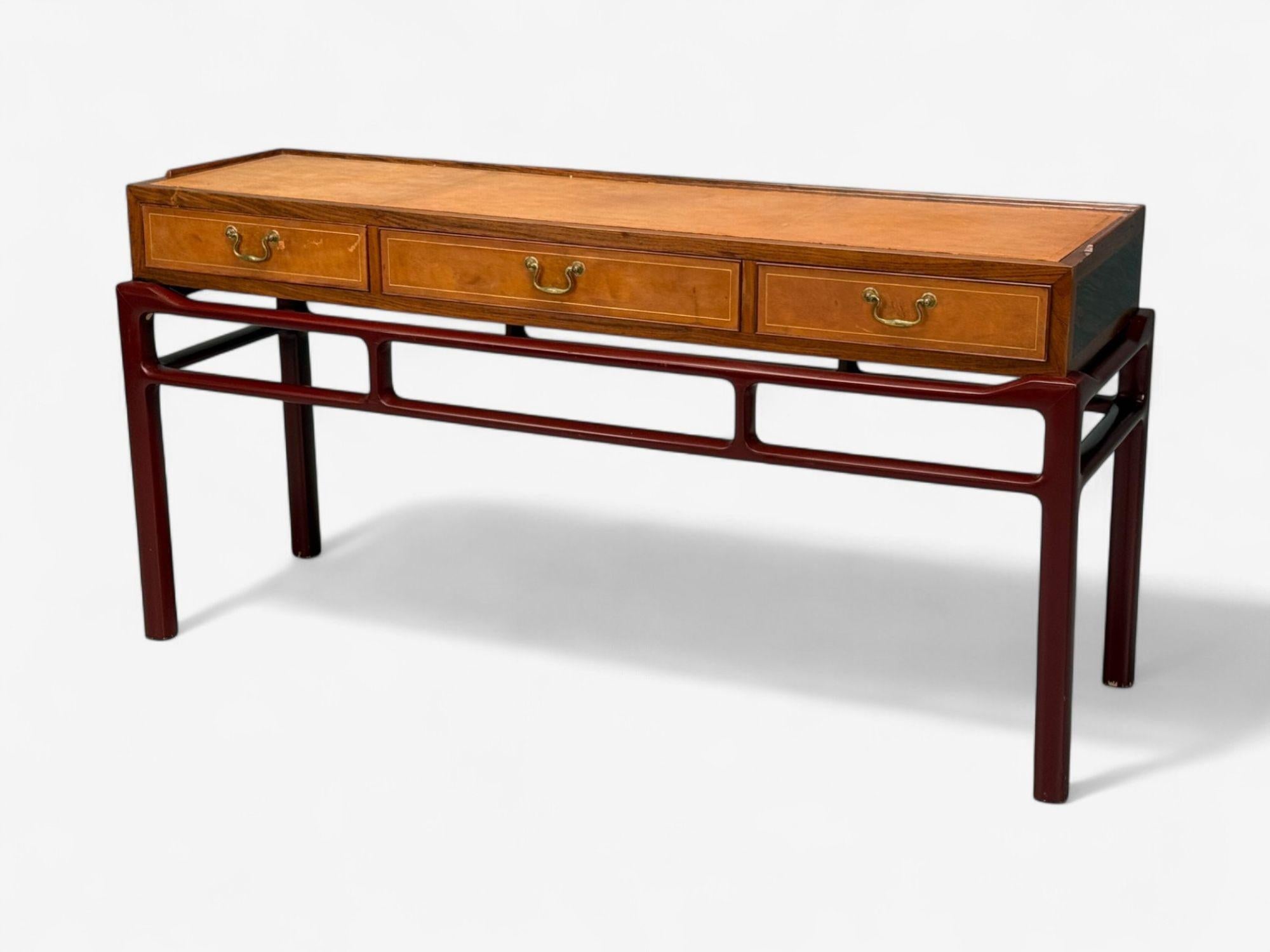 Frits Henningsen atr., palisandro, cuero, latón, mesa consola, Dinamarca, años 50 Danés en venta