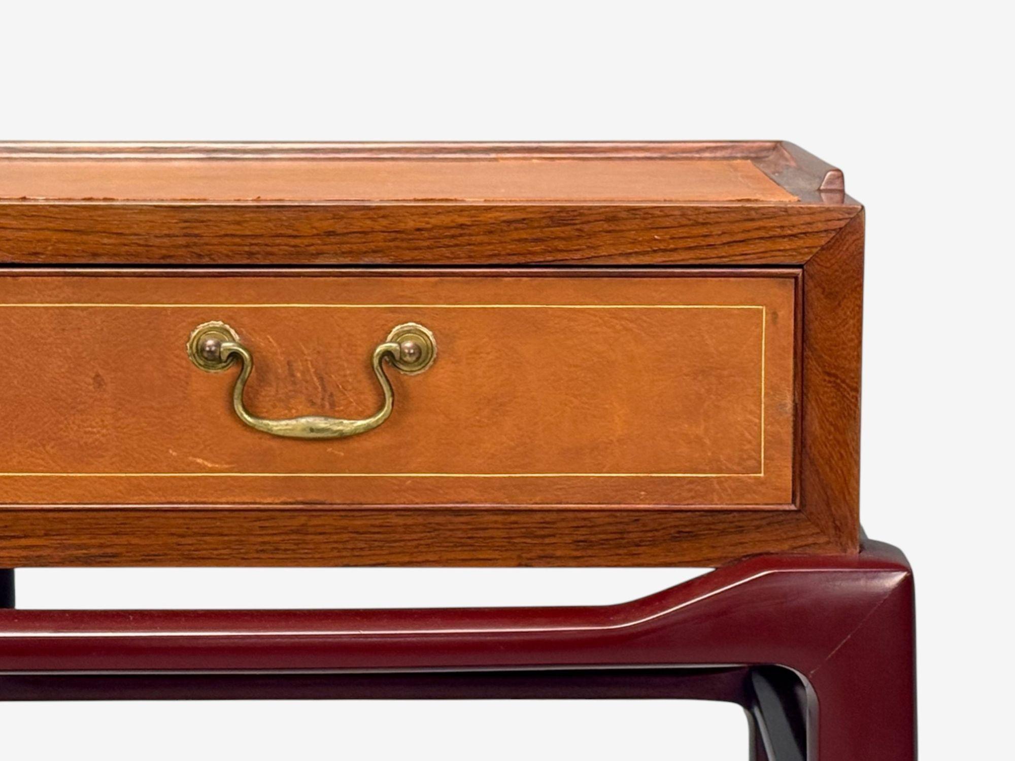 Frits Henningsen atr., palisandro, cuero, latón, mesa consola, Dinamarca, años 50 en Bueno estado para la venta en Manhasset, NY