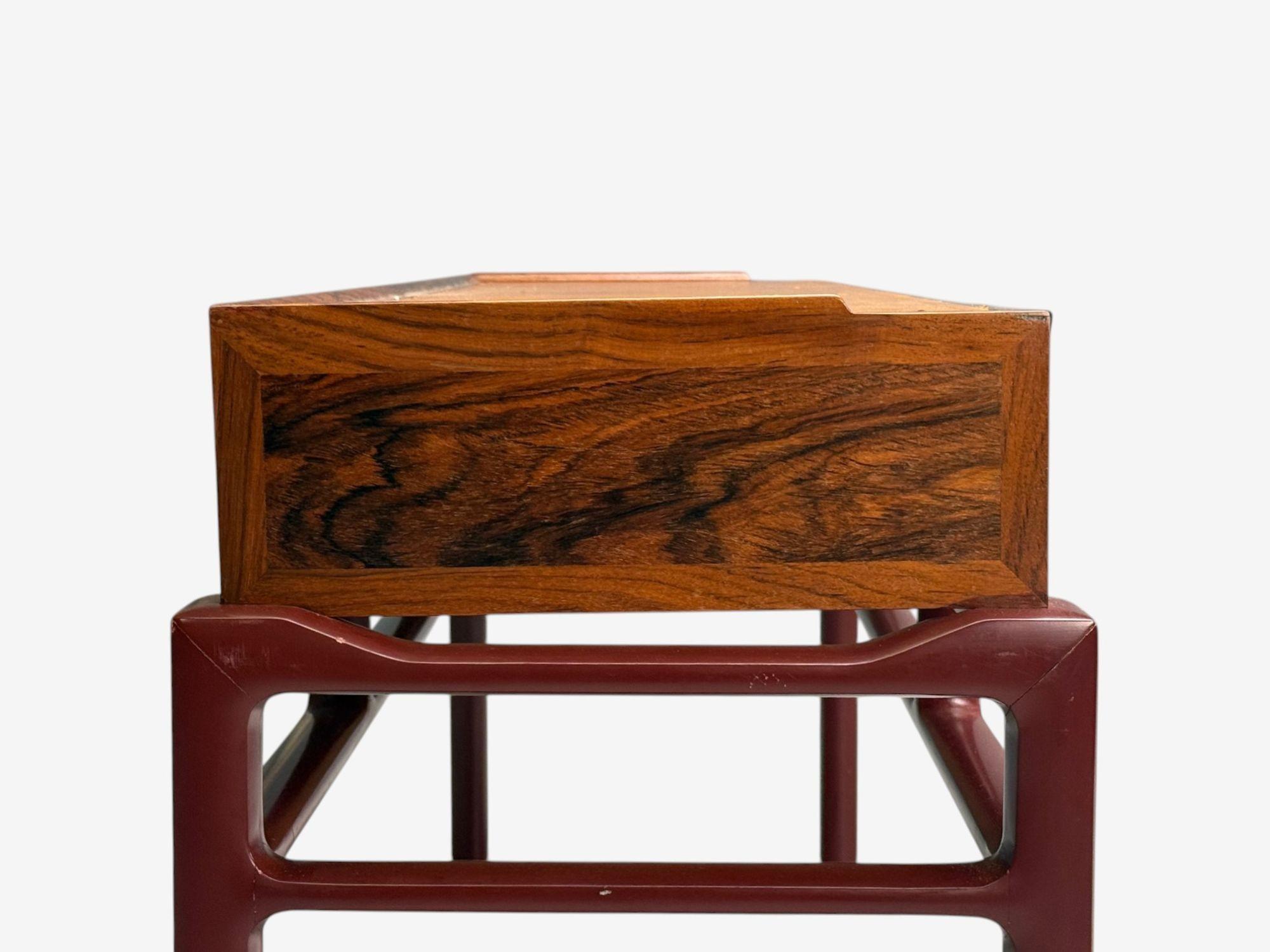 Frits Henningsen atr., palisandro, cuero, latón, mesa consola, Dinamarca, años 50 en venta 2