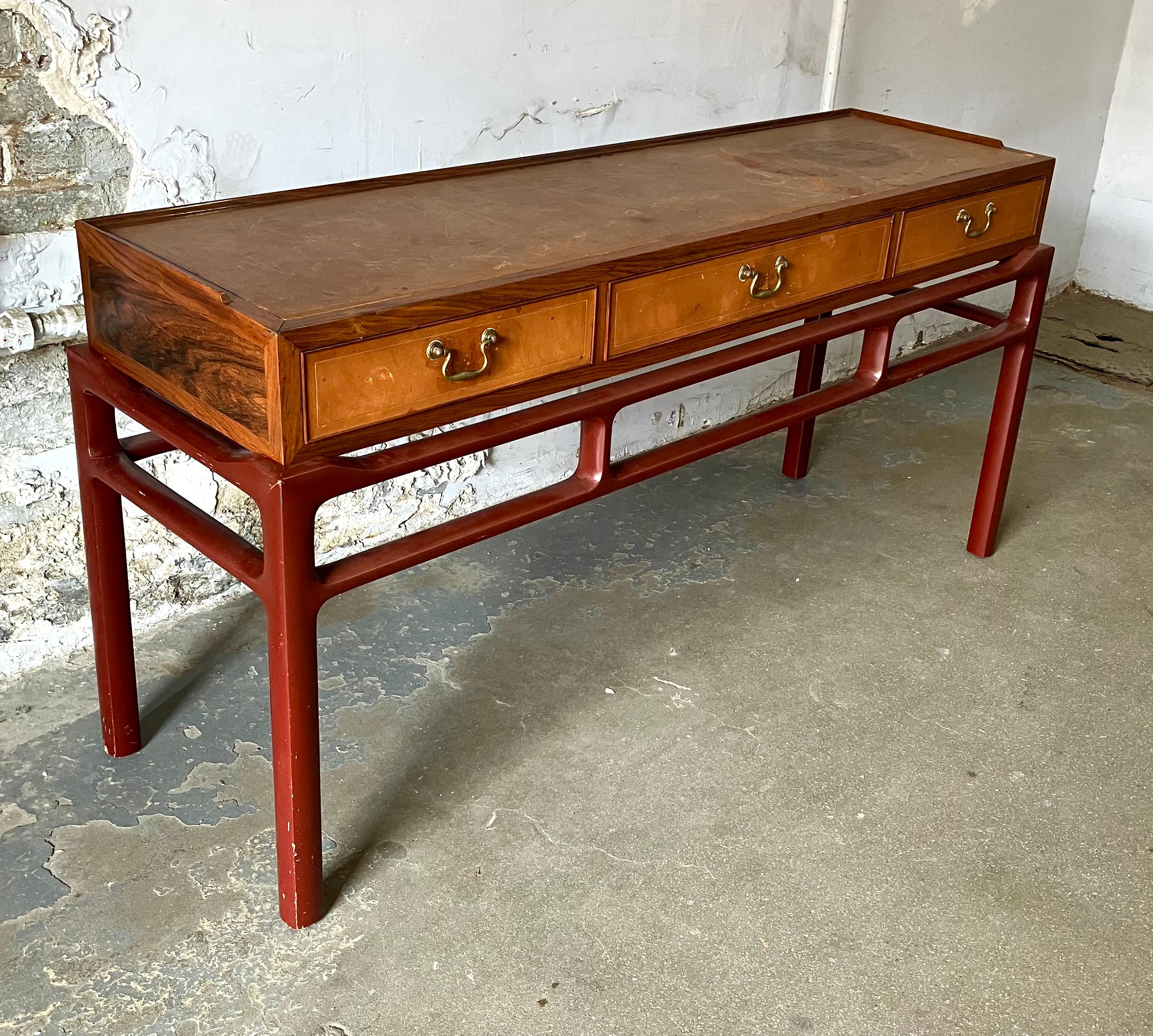 Danish Frits Henningsen (attributed) Rosewood and Lacquered Chest on Stand For Sale