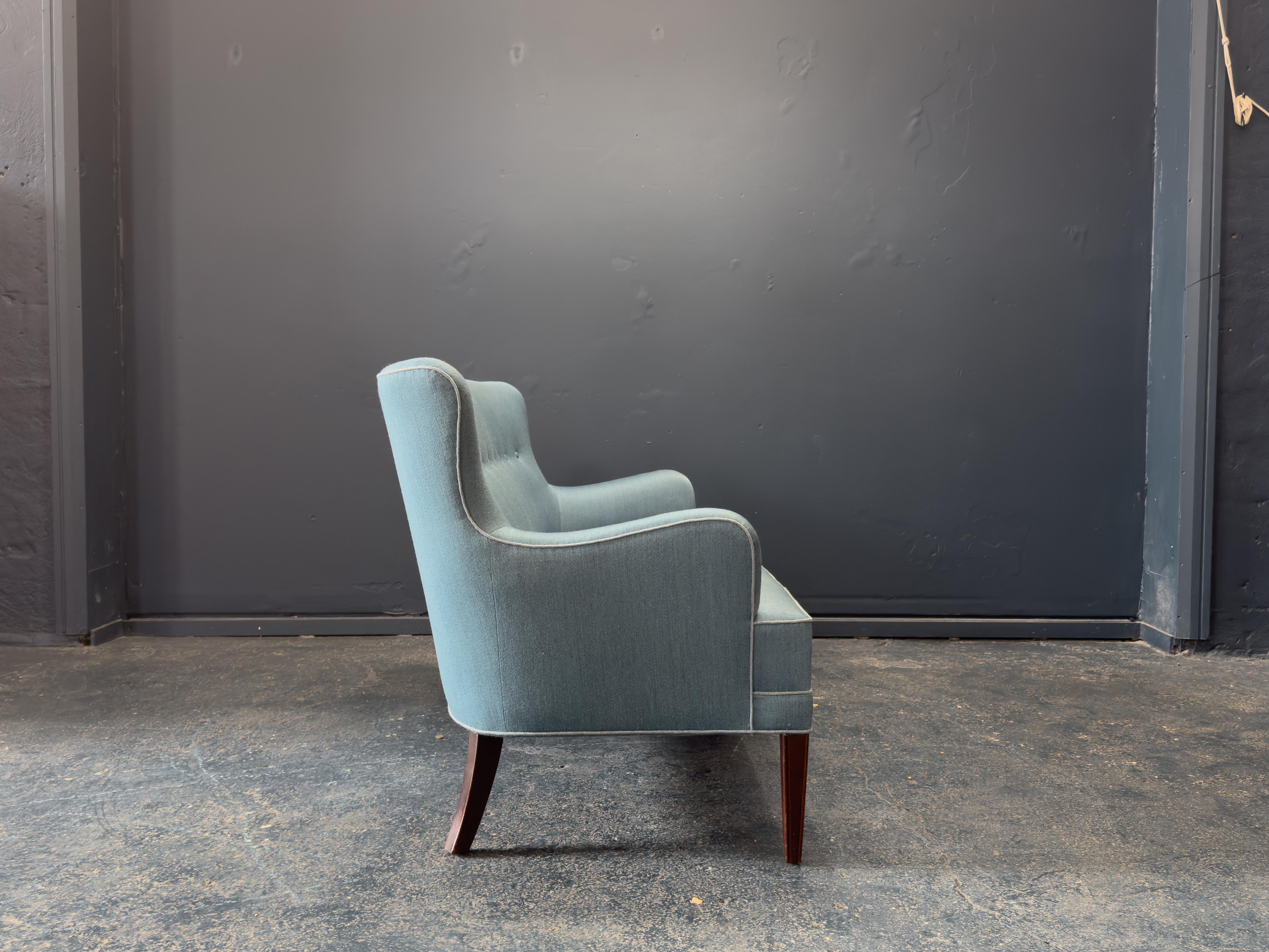 Danois Canapé capitonné bleu Frits Henningsen en vente