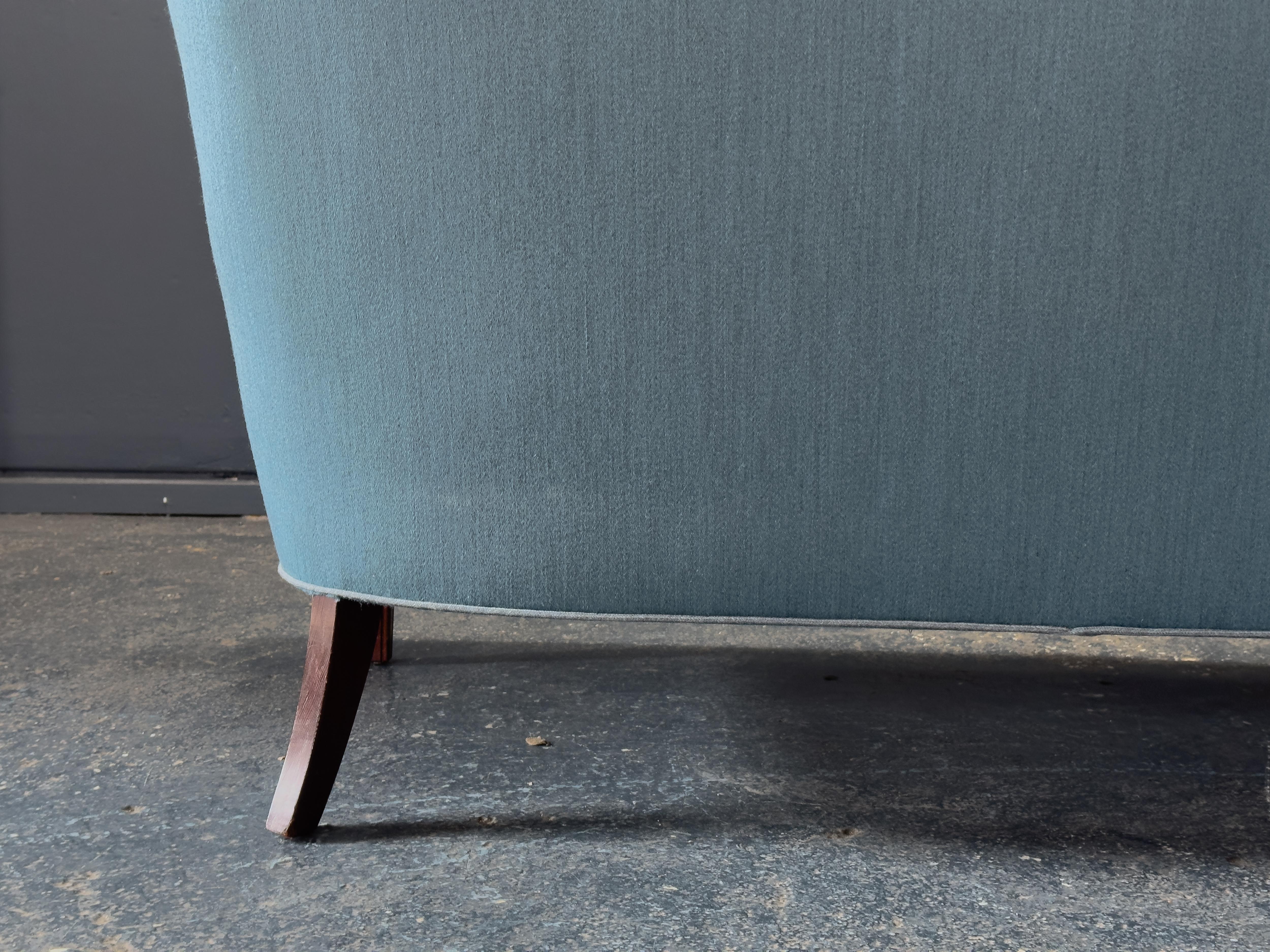 20ième siècle Canapé capitonné bleu Frits Henningsen en vente
