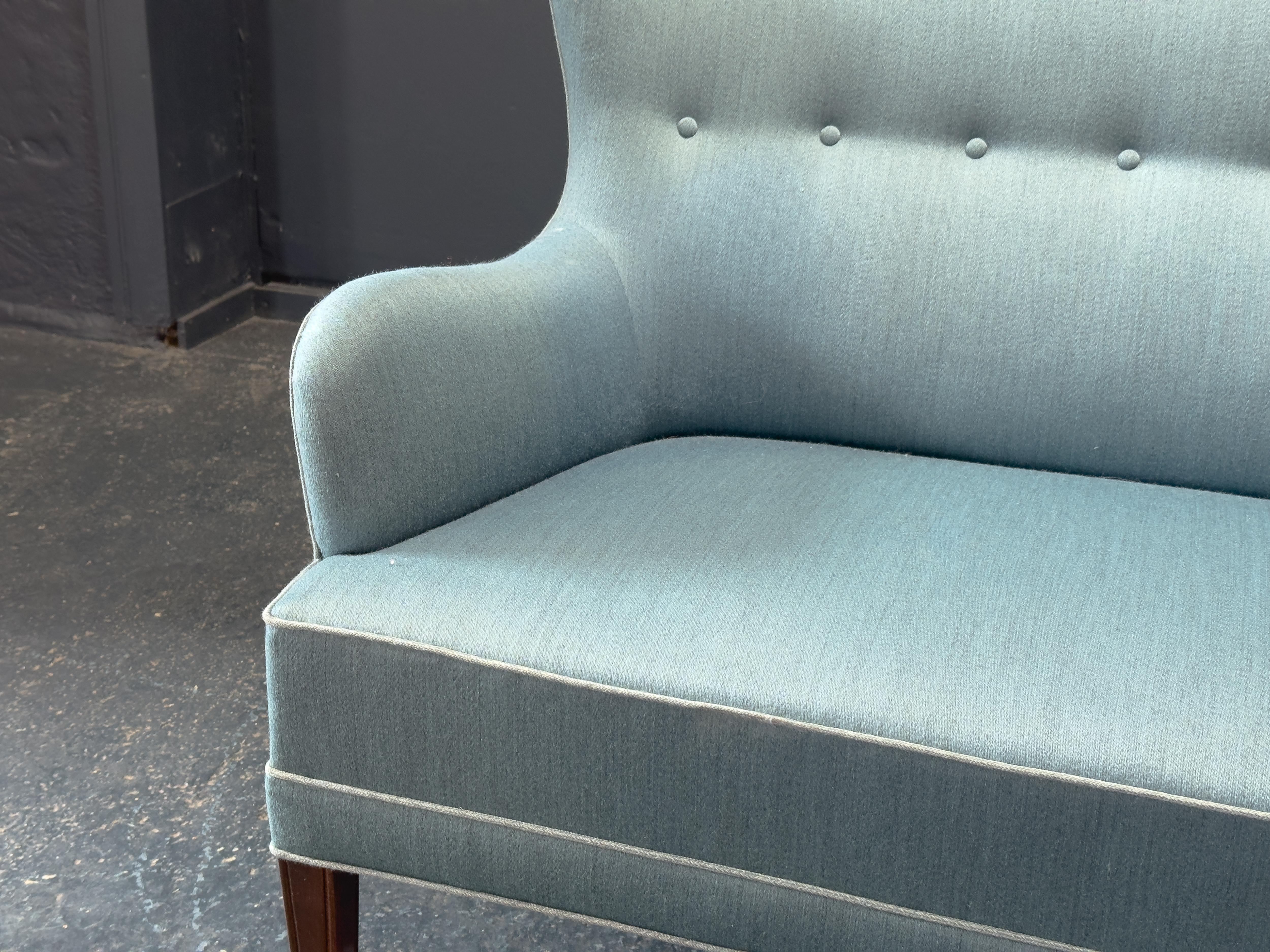 Canapé capitonné bleu Frits Henningsen en vente 2
