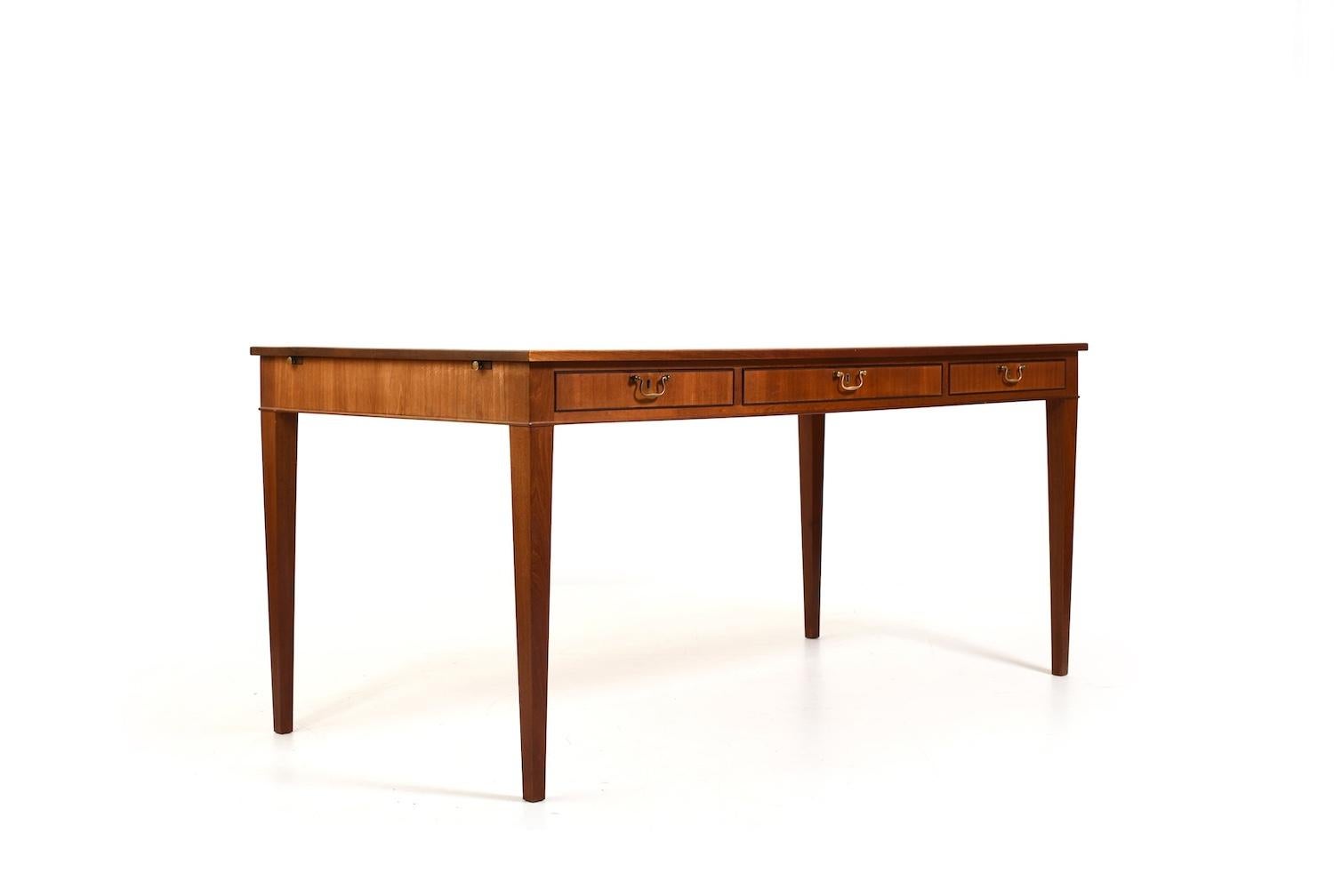 Frits Henningsen Cabinetmaker Copenhagen, Fine Large Desk 1940s For Sale 7