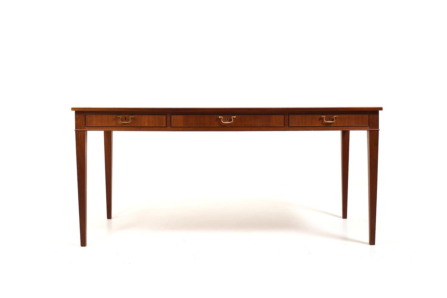 Mid-20th Century Frits Henningsen Cabinetmaker Copenhagen, Fine Large Desk 1940s For Sale