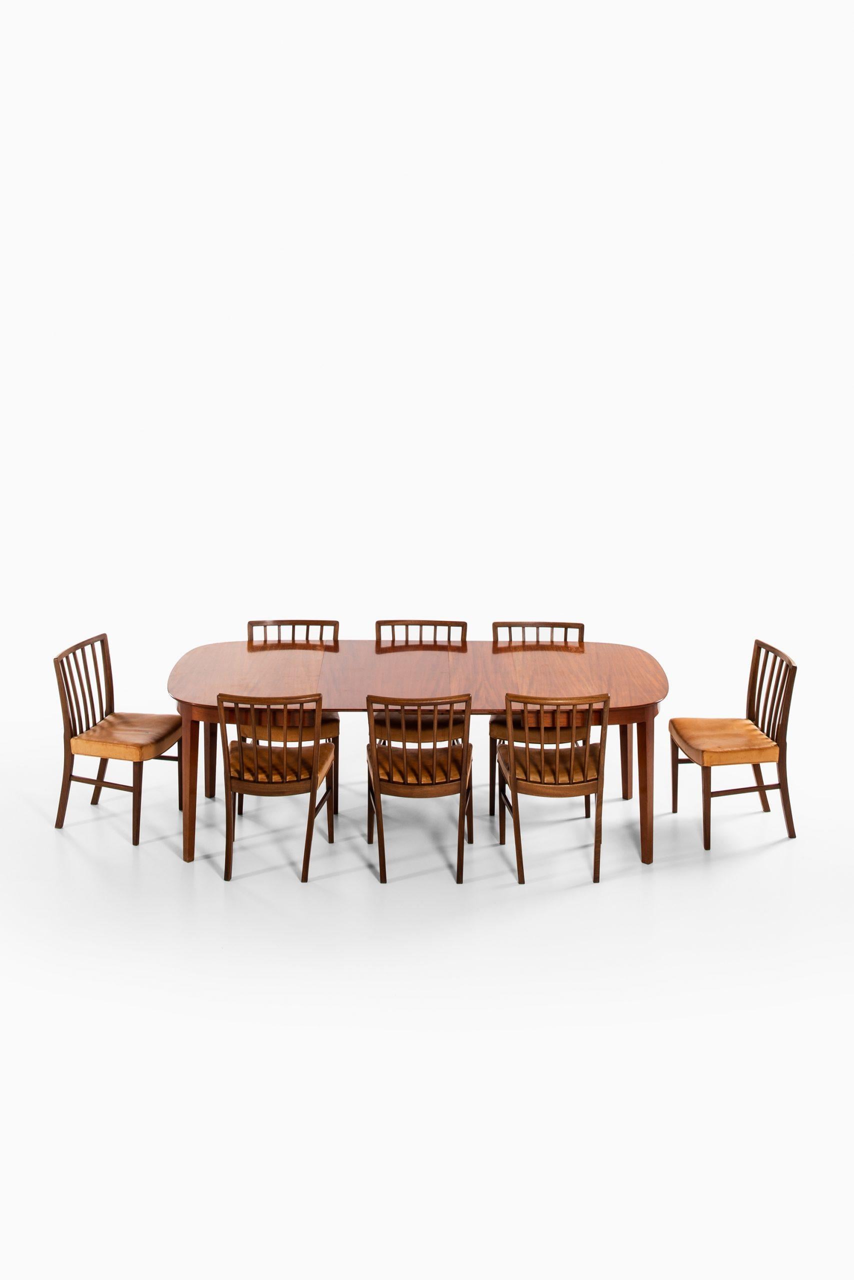 Frits Henningsen Dining Chairs by Cabinetmaker Frits Henningsen in Denmark For Sale 1