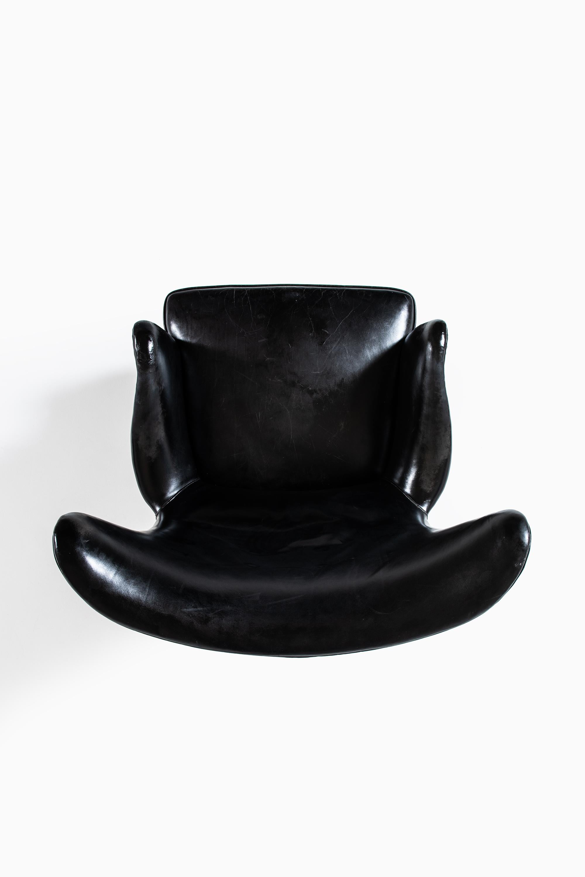 Leather Frits Henningsen Easy Chair from 1935 Produced in Denmark For Sale