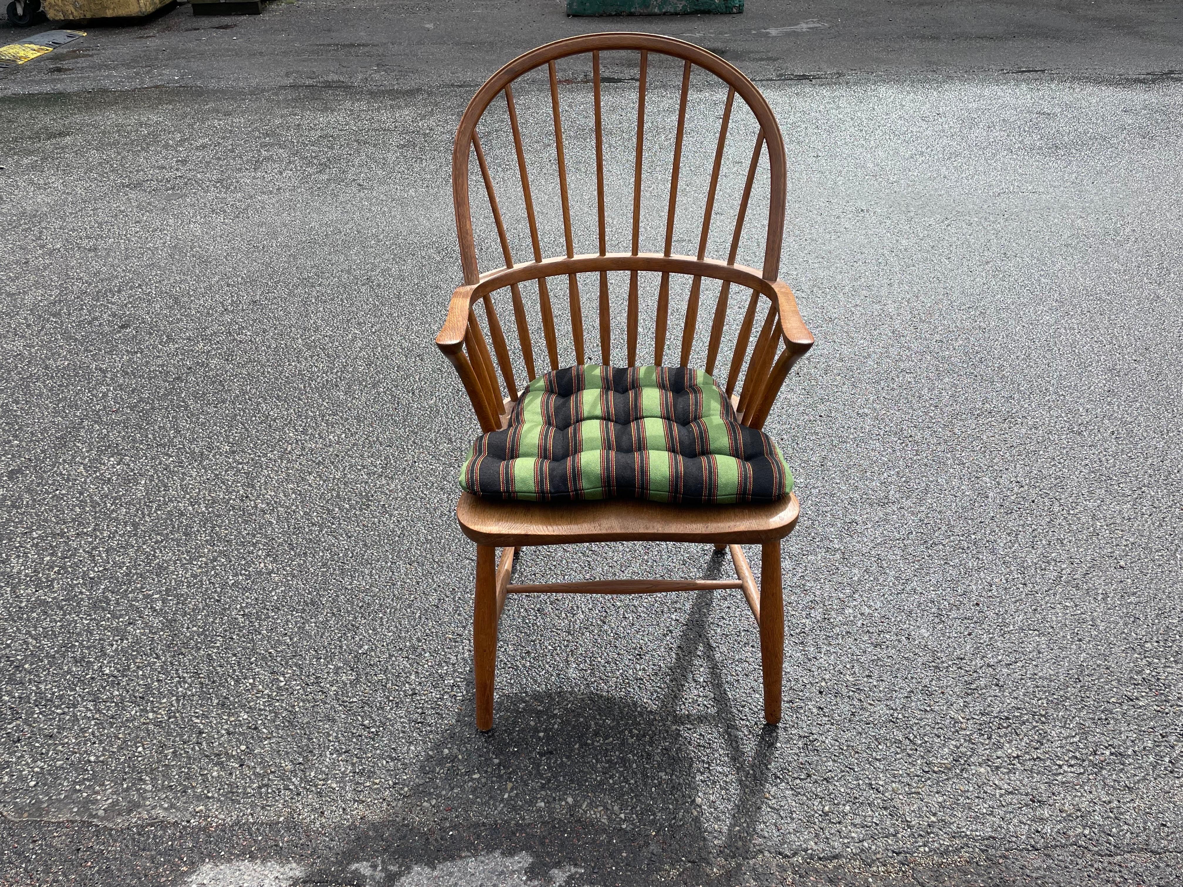 Mid-20th Century Frits Henningsen 'FH38 Windsor' Chair for Carl Hansen & Son