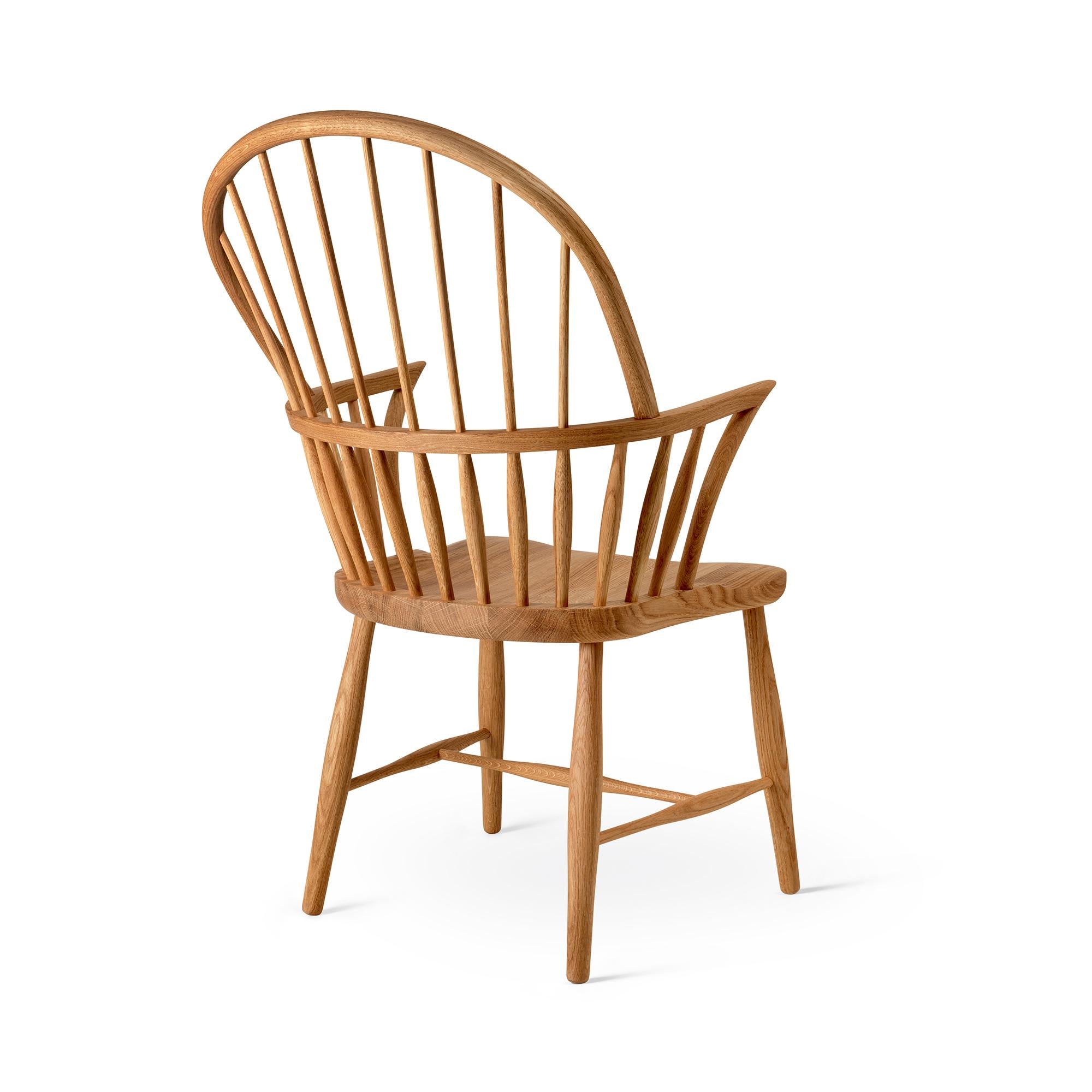 Frits Henningsen 'FH38 Windsor' Chair in Soaped Oak for Carl Hansen & Son For Sale 6