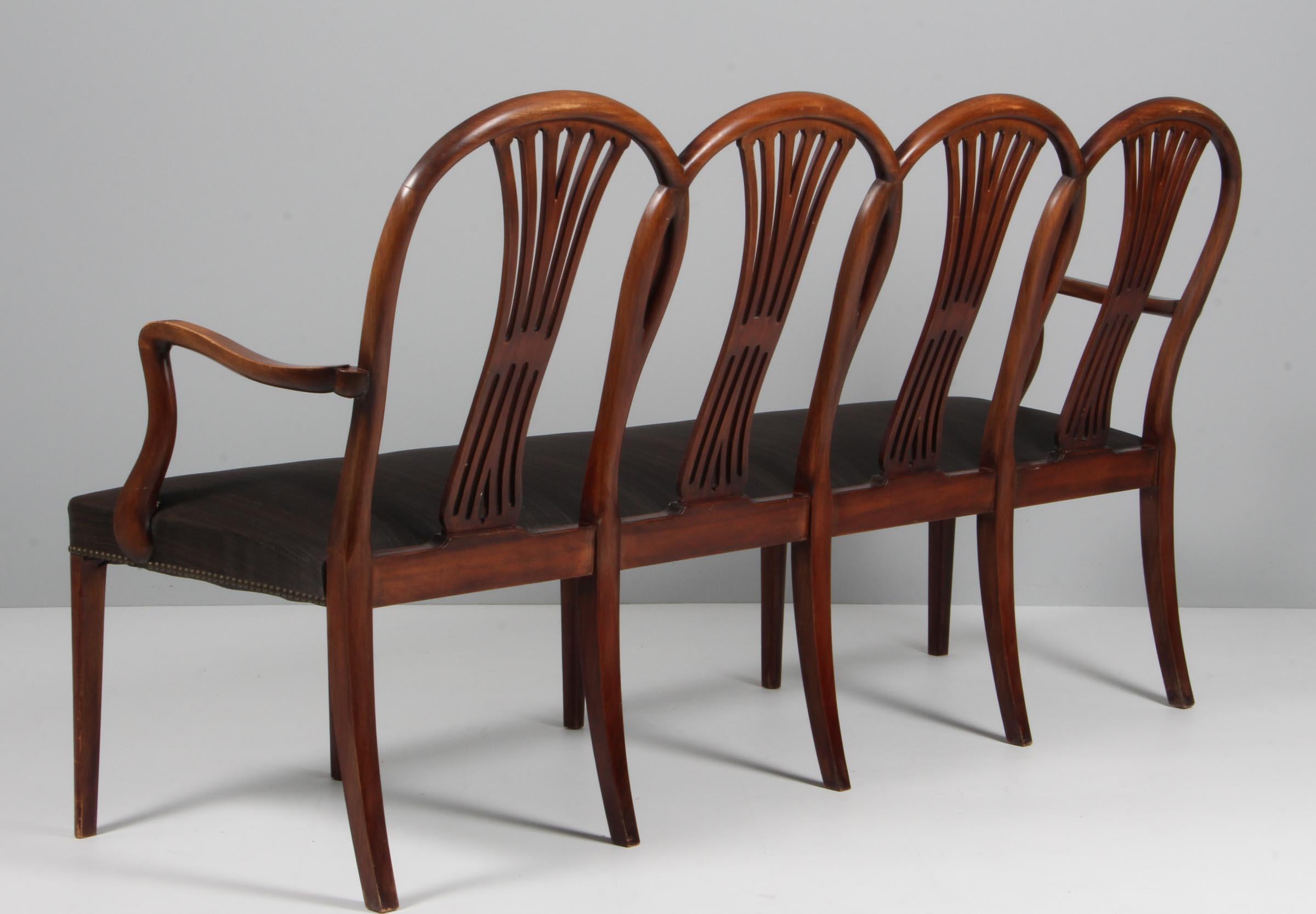 Frits Henningsen four seat bench with frame of mahogany.

Seat of horsehair.

Made in the 1940s.

