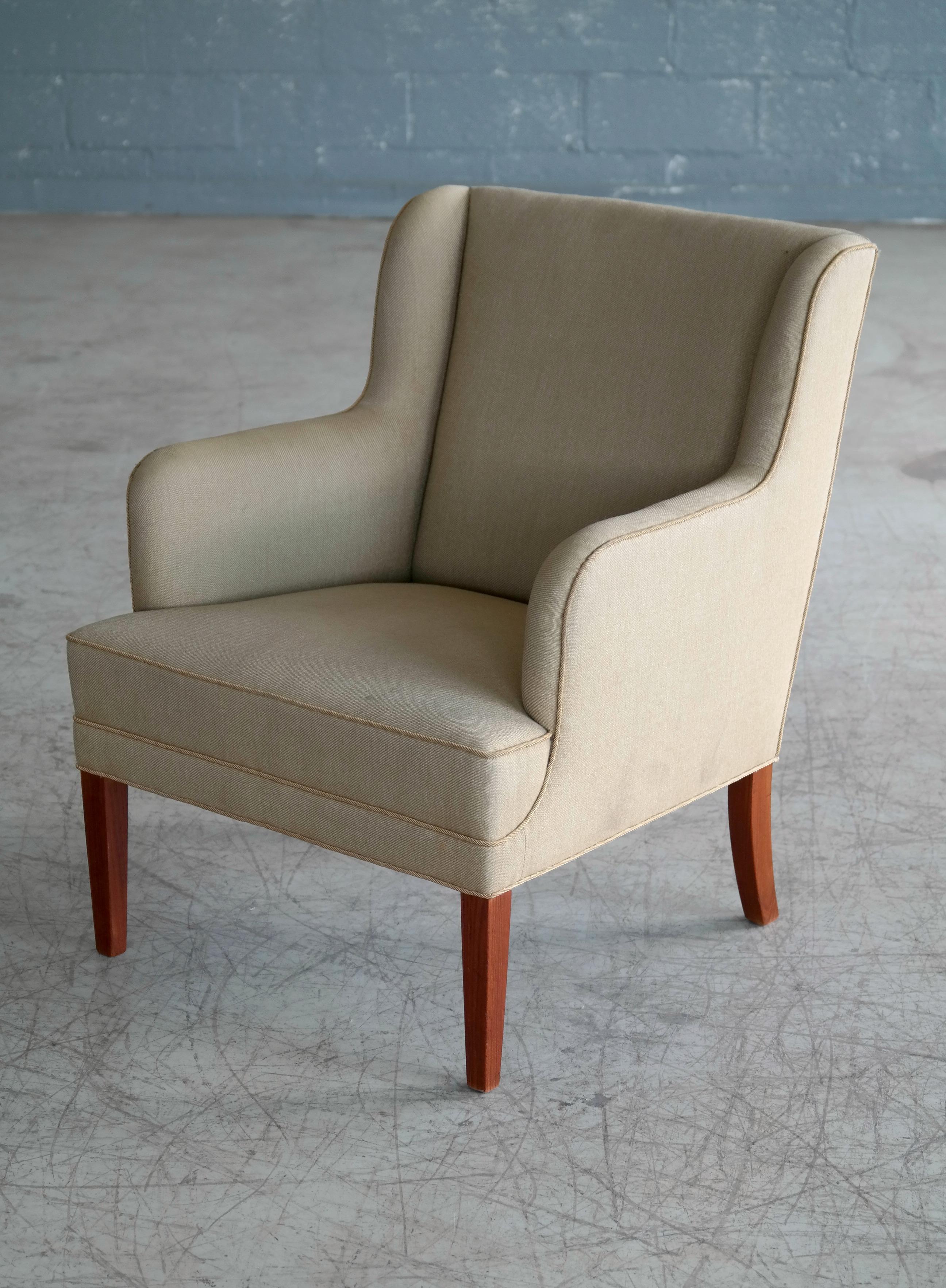 Frits Henningsen Lounge Chair, Denmark, circa 1950 In Good Condition In Bridgeport, CT