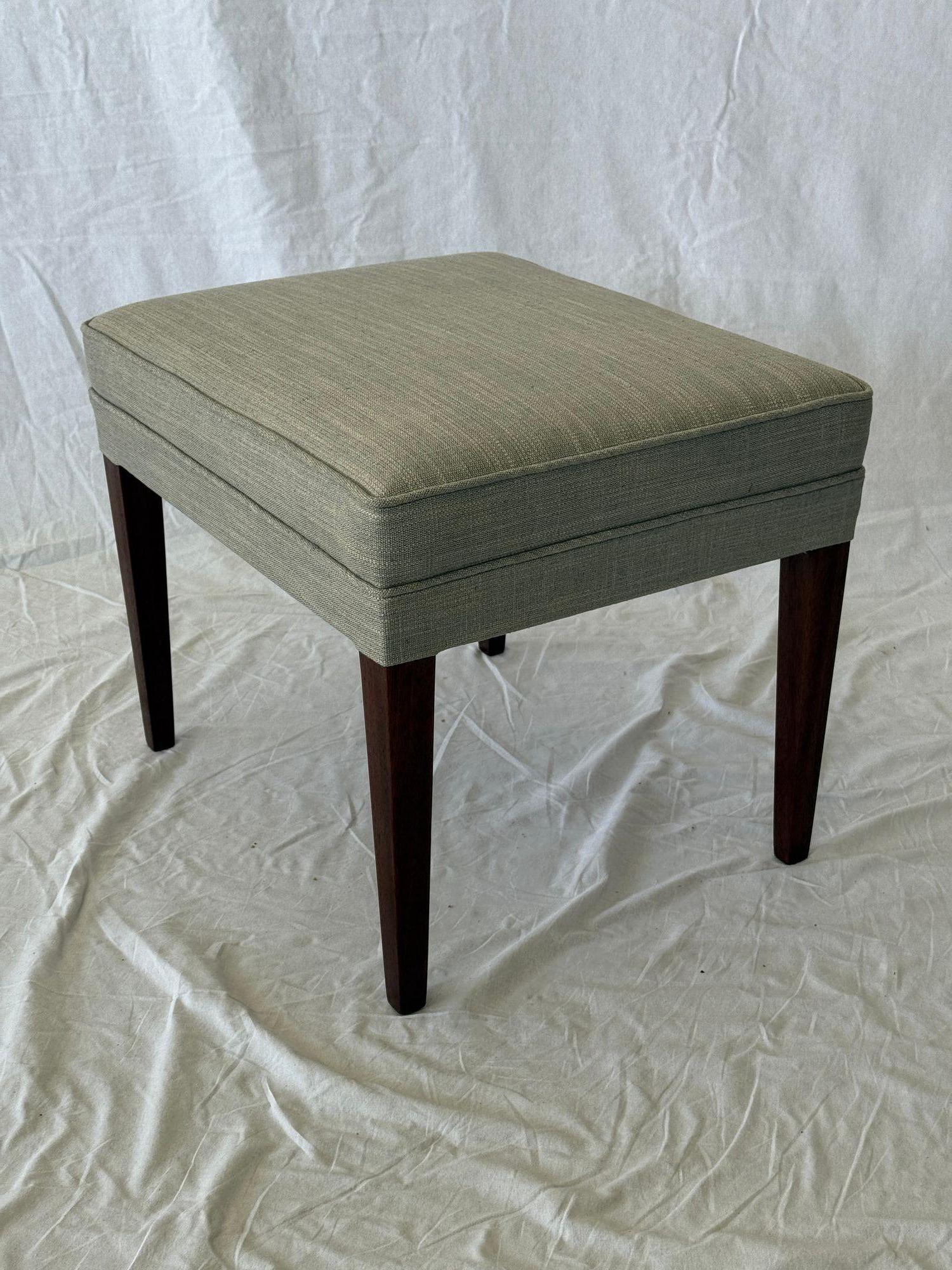 Silla y reposapiés Frits Henningsen en venta 3
