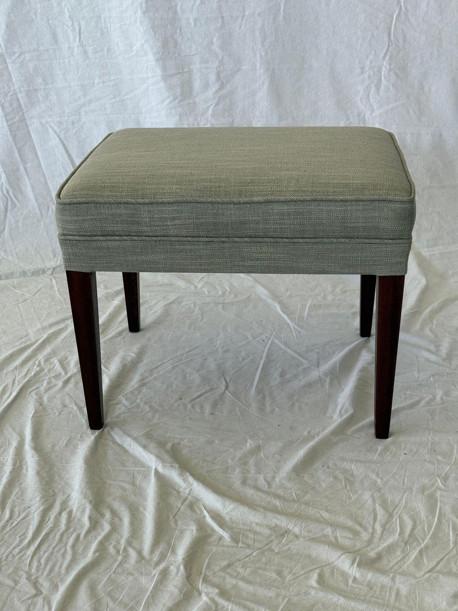 Silla y reposapiés Frits Henningsen en venta 1