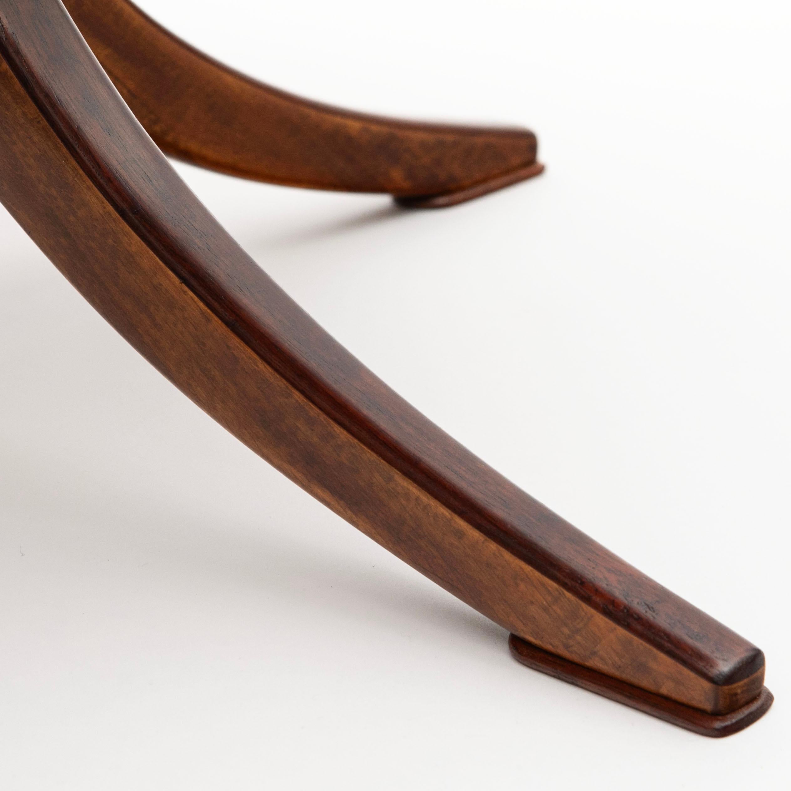 20ième siècle Table d'appoint en acajou Frits Henningsen, Danemark c. 1945 en vente