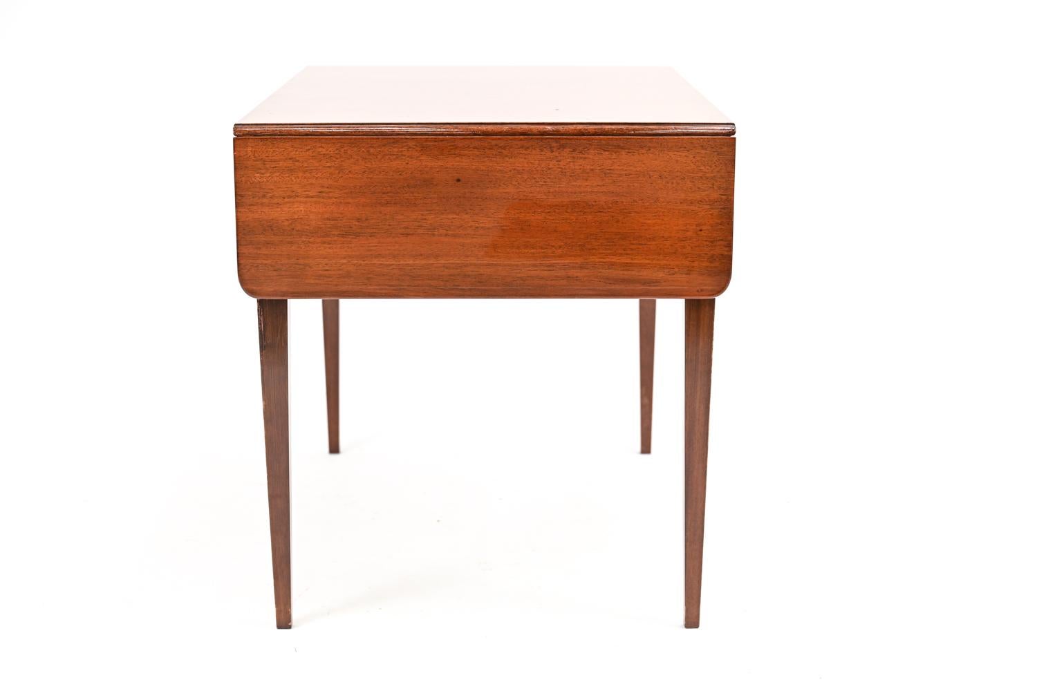 Frits Henningsen Mahogany Side Table In Good Condition In Norwalk, CT