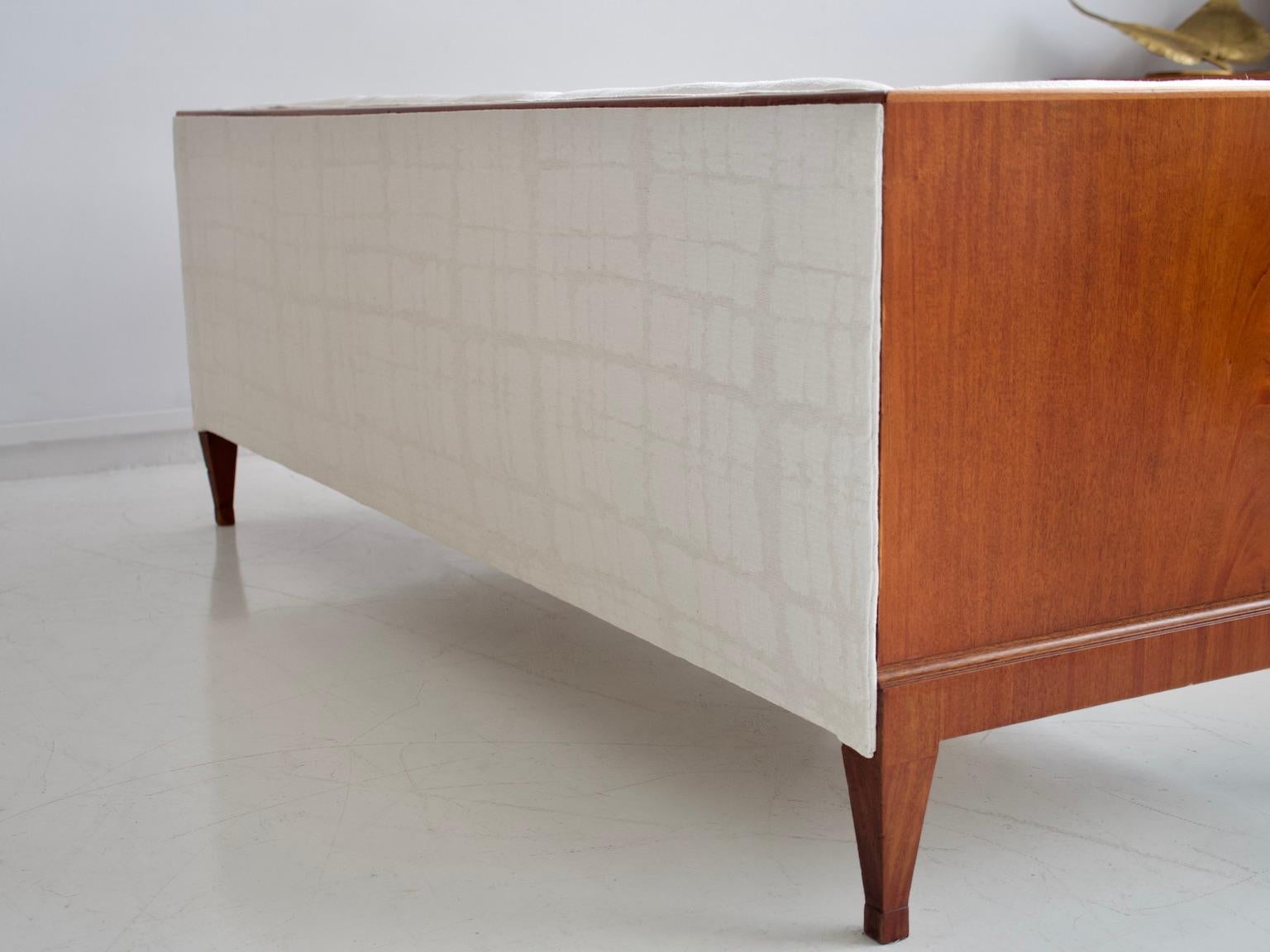 Frits Henningsen Mahogany Sofa with White Fabric Upholstery 2