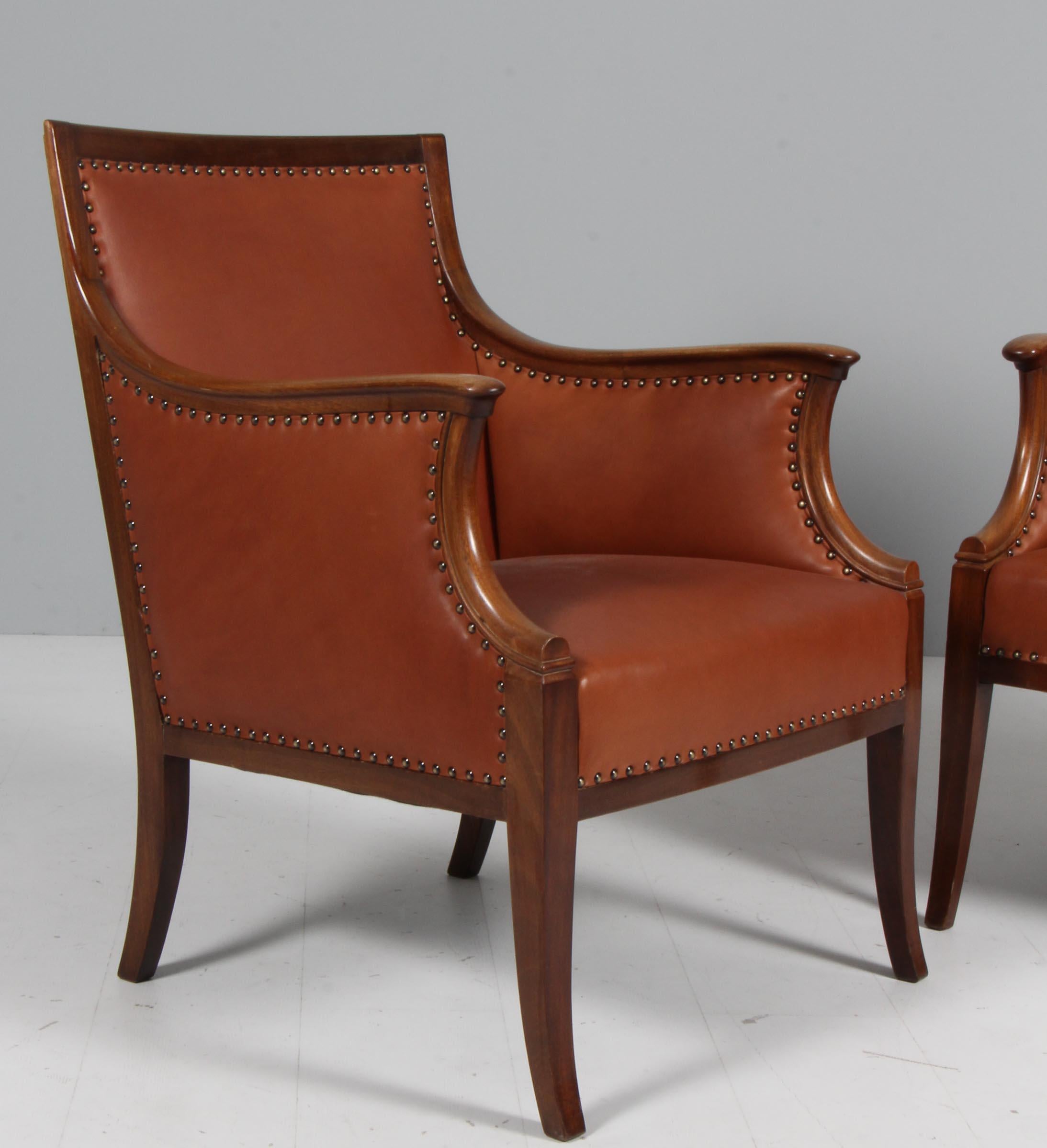 Frits Henningsen, Pair of Lounge Chairs with Brandy Aniline Leather In Excellent Condition For Sale In Esbjerg, DK