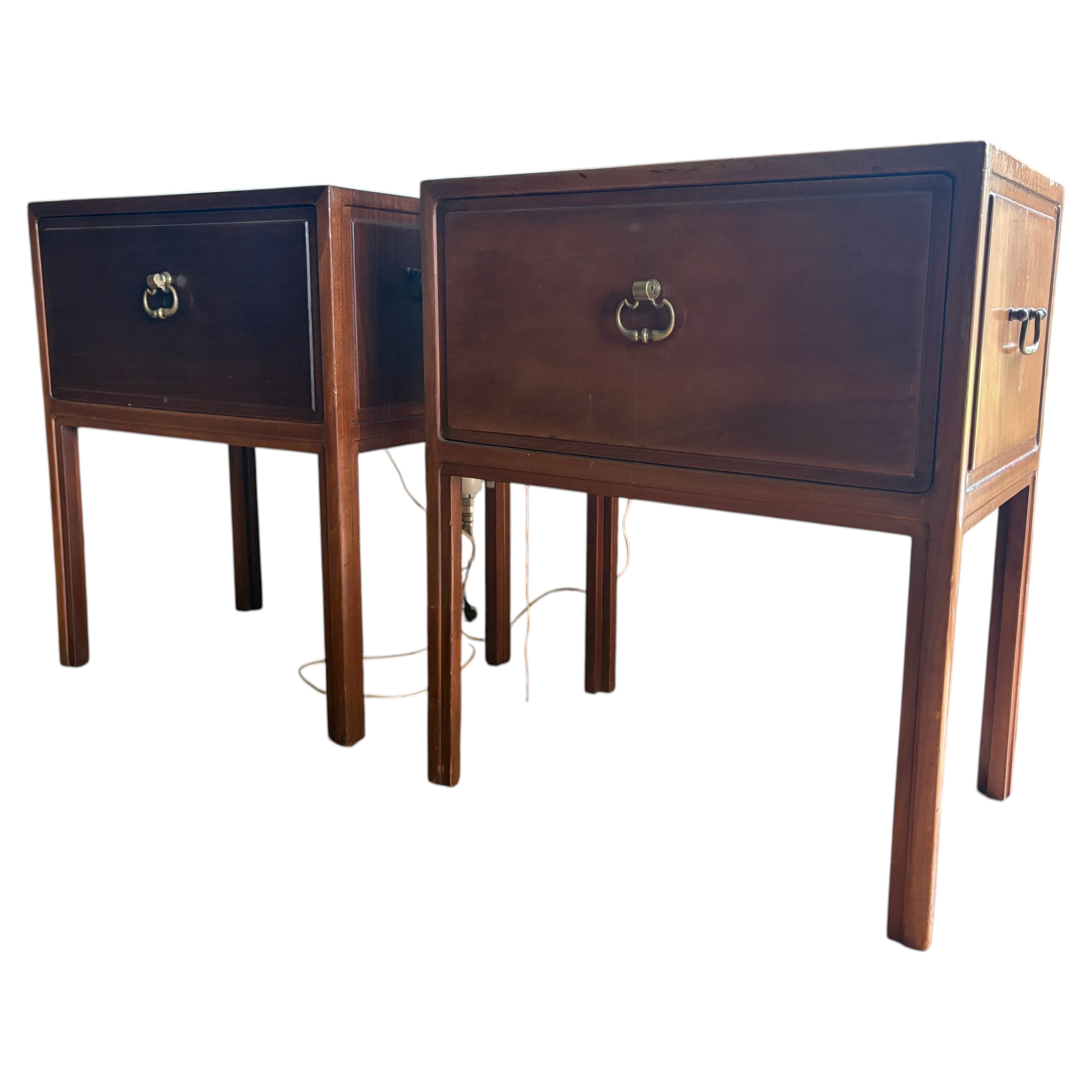 Frits Henningsen: Pair of side tables with brass hardware c1930 For Sale