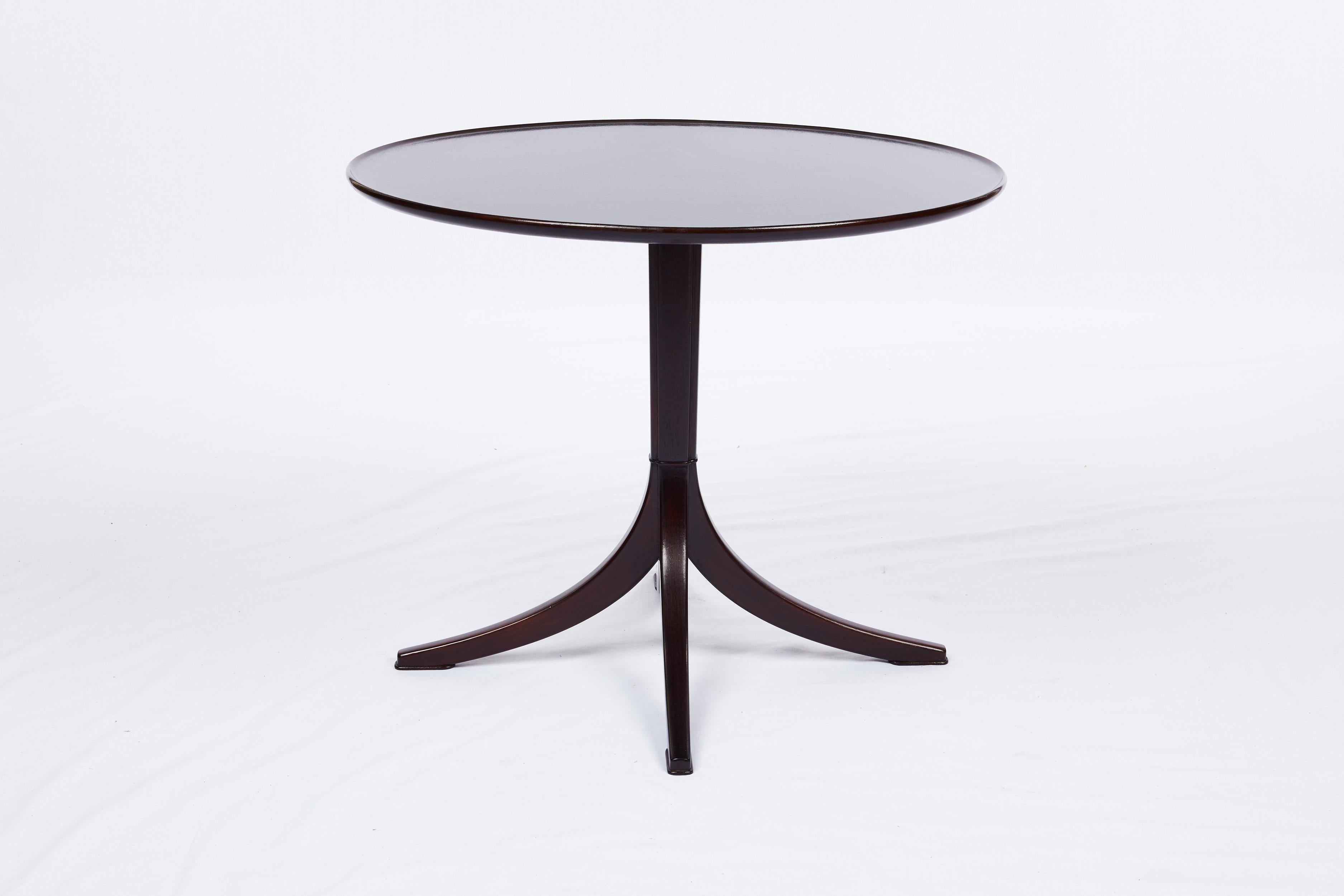 Frits Henningsen Pedestal Tisch (Dänisch) im Angebot