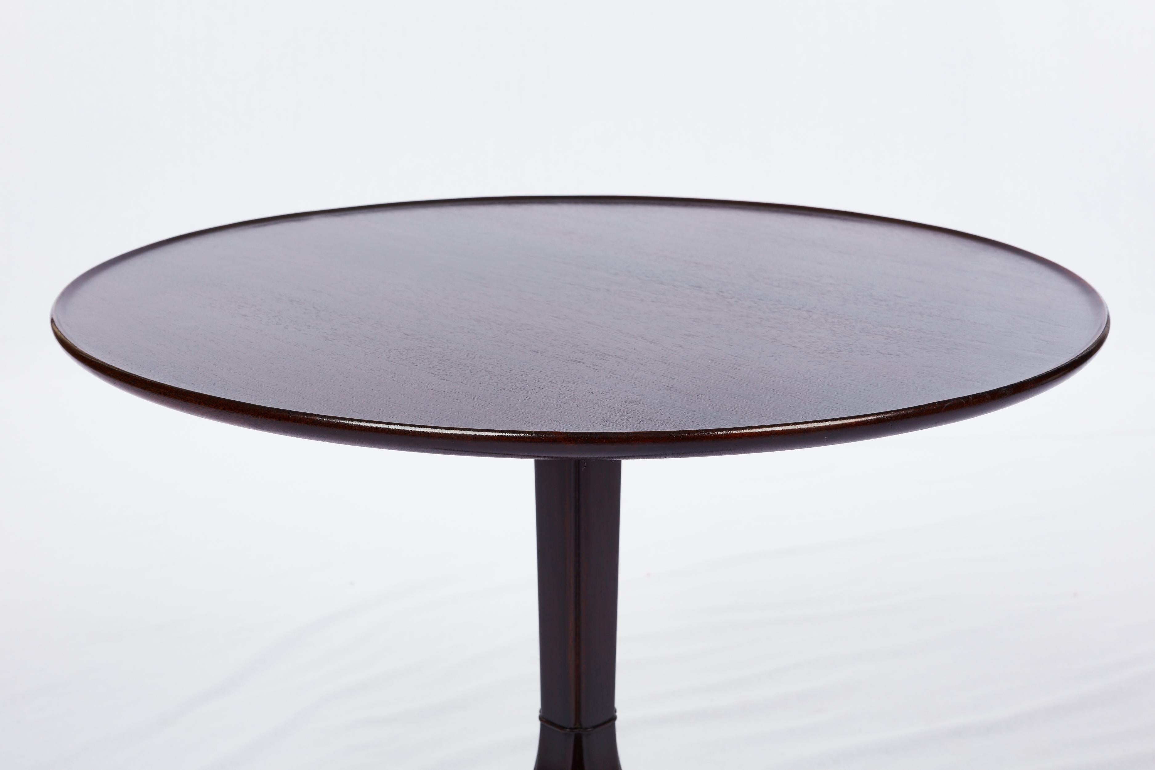 Frits Henningsen Pedestal Tisch im Angebot 2