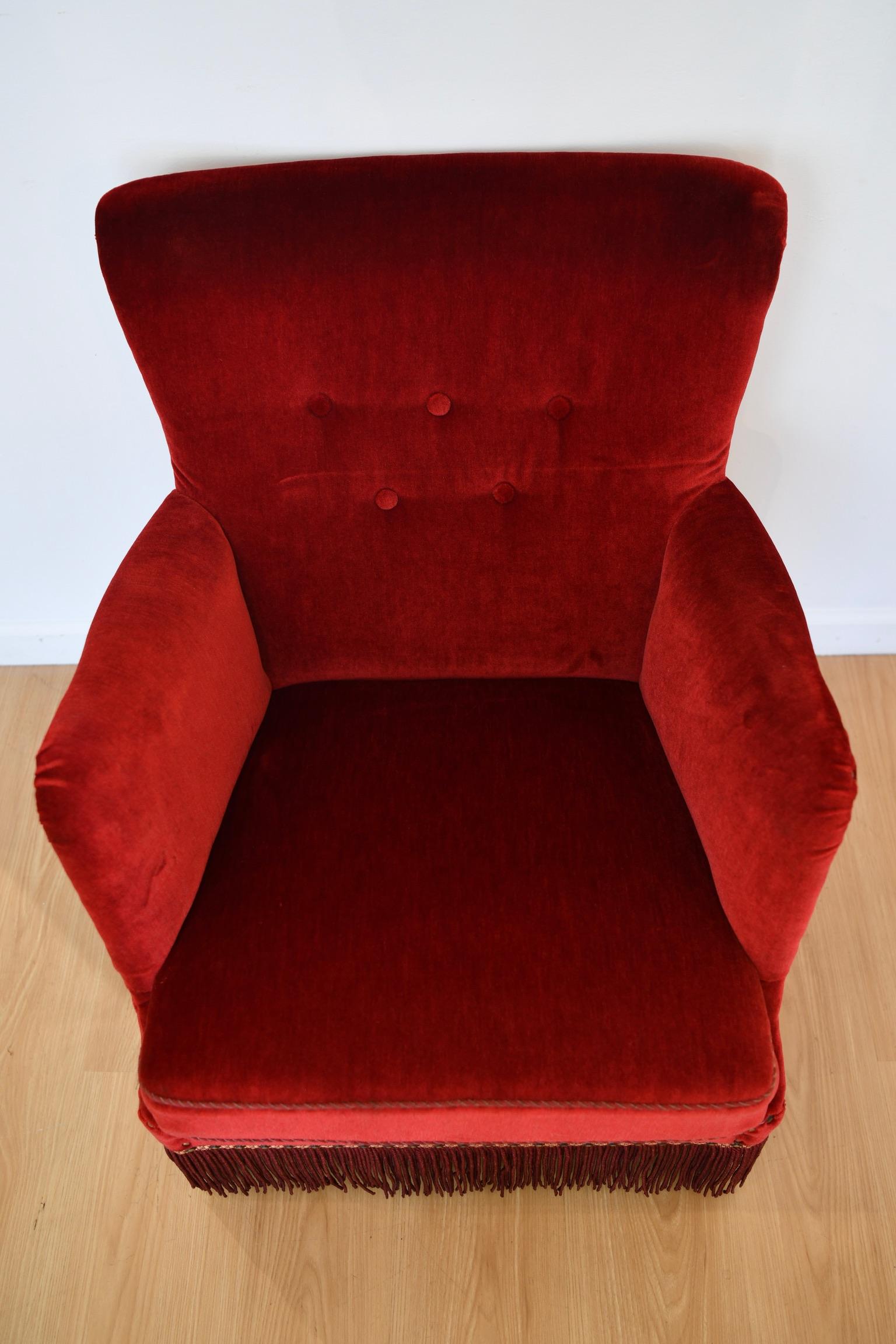 Frits Henningsen Red Velvet Lounge Chair In Good Condition In Brooklyn, NY