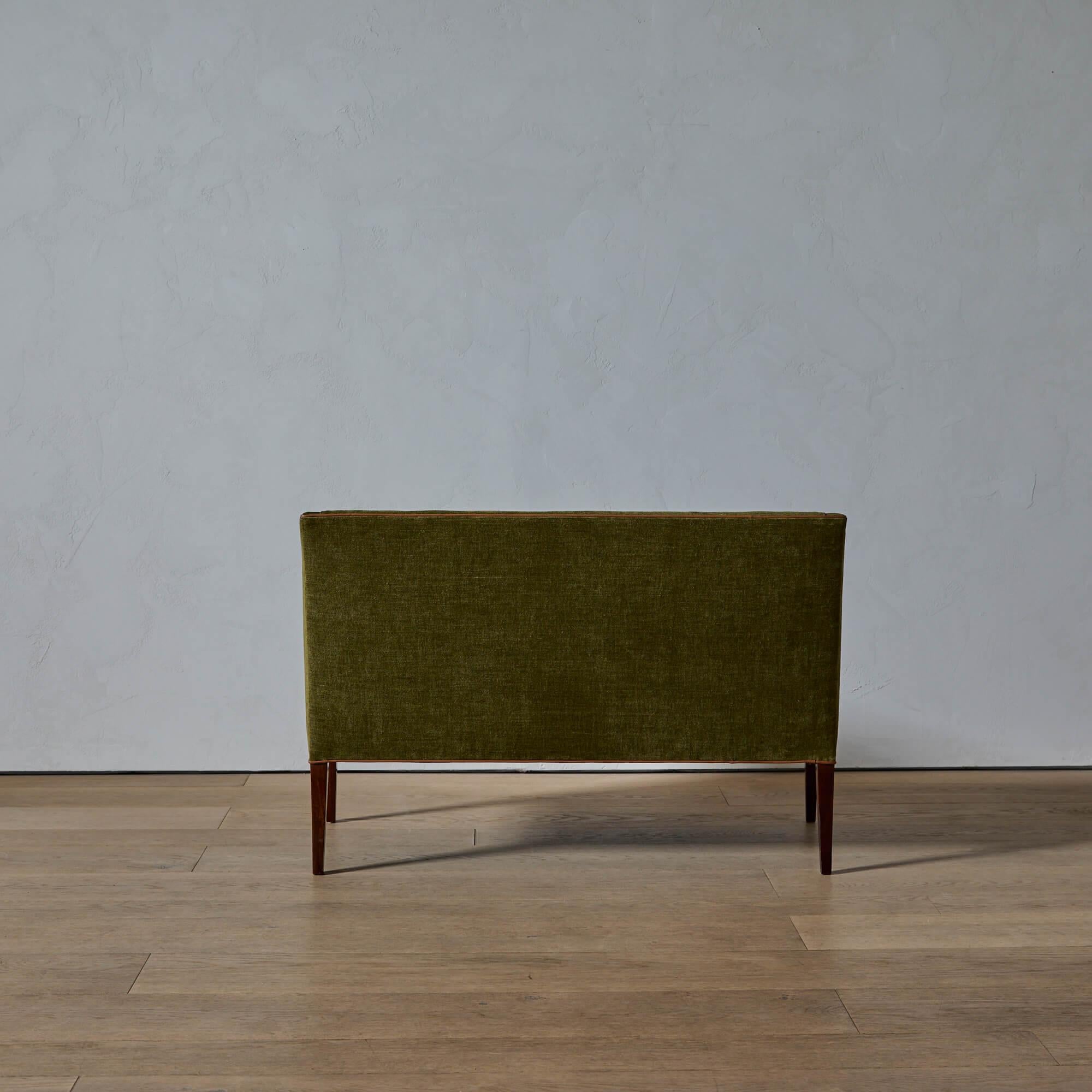 Milieu du XXe siècle Frits Henningsen Settee en vente