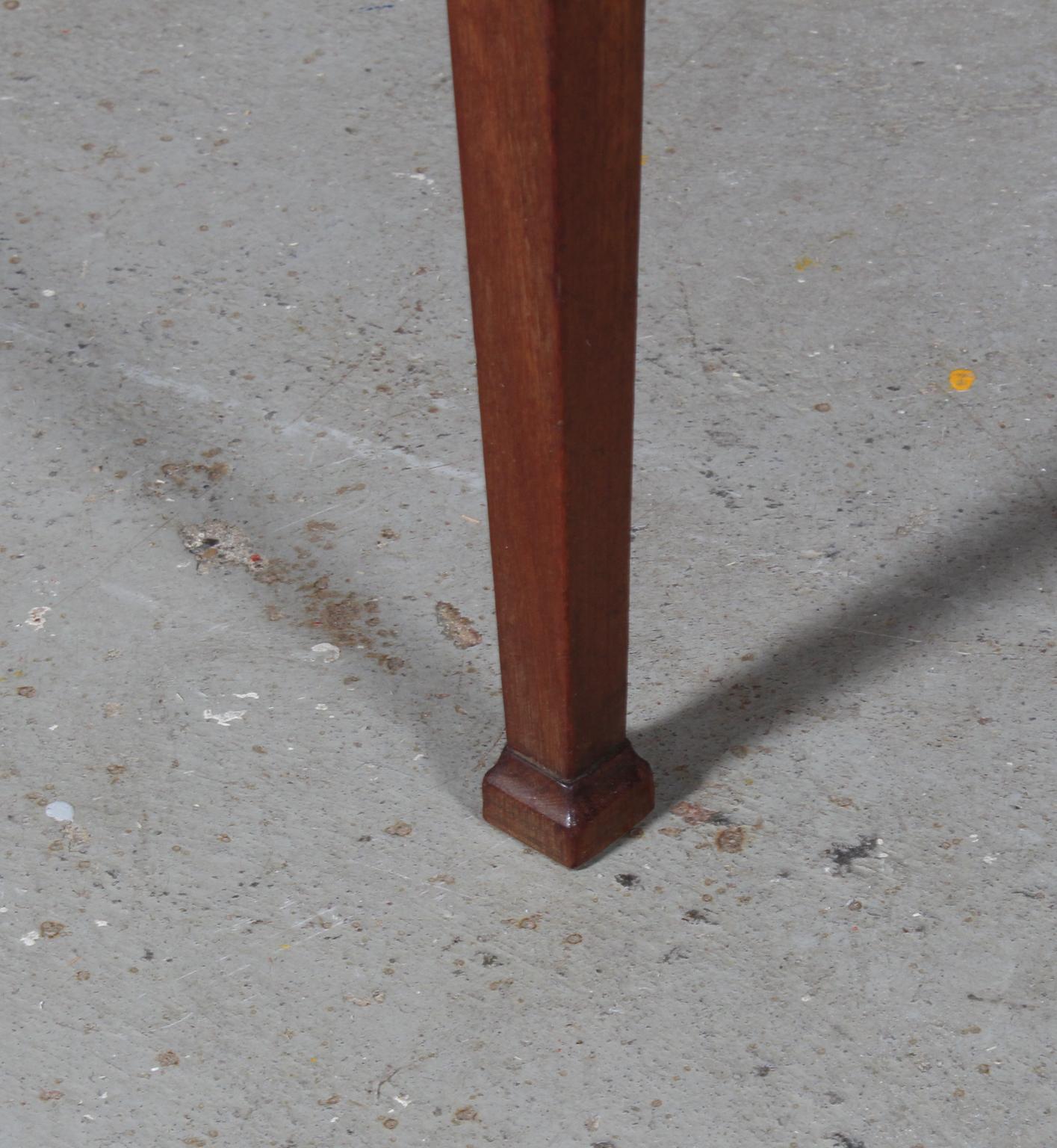 Frits Henningsen Side Table in Cuba Mahogany In Good Condition In Esbjerg, DK
