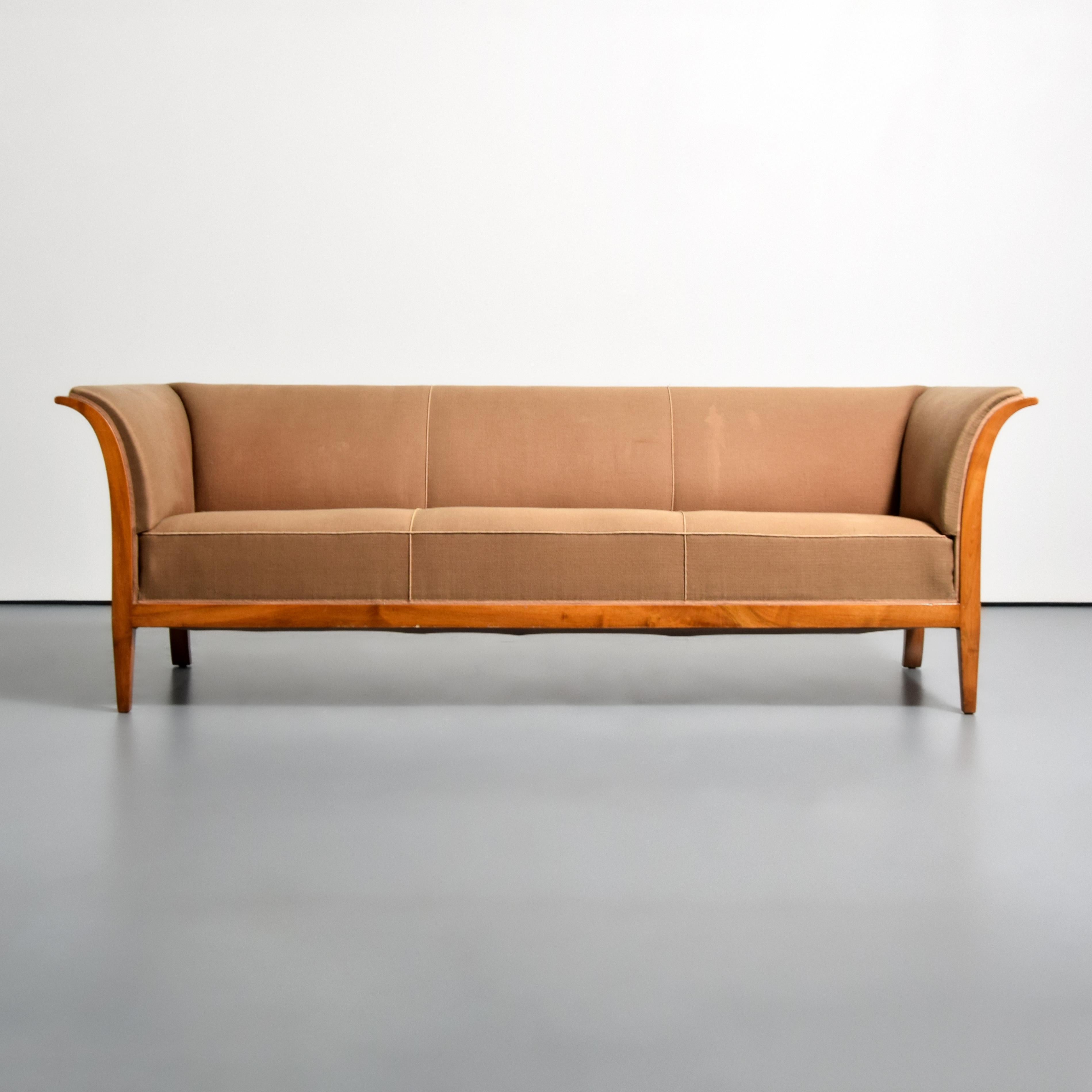 Frits Henningsen Sofa In Good Condition For Sale In Lake Worth Beach, FL
