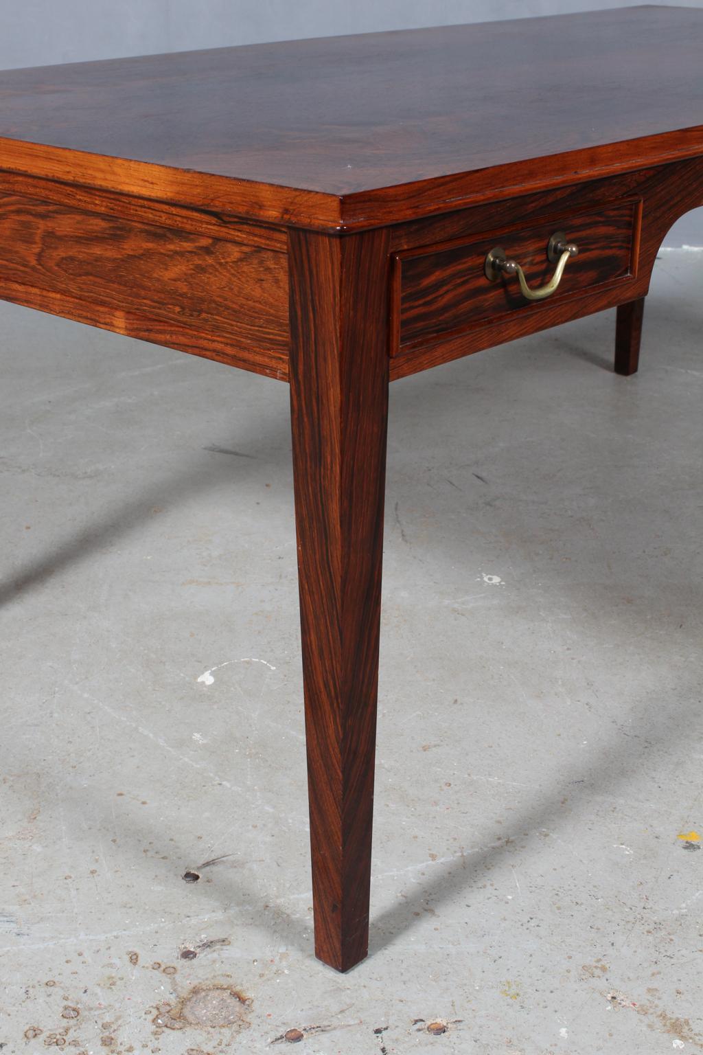 Frits Henningsen Sofa Table in Rosewood and Brass In Good Condition In Esbjerg, DK