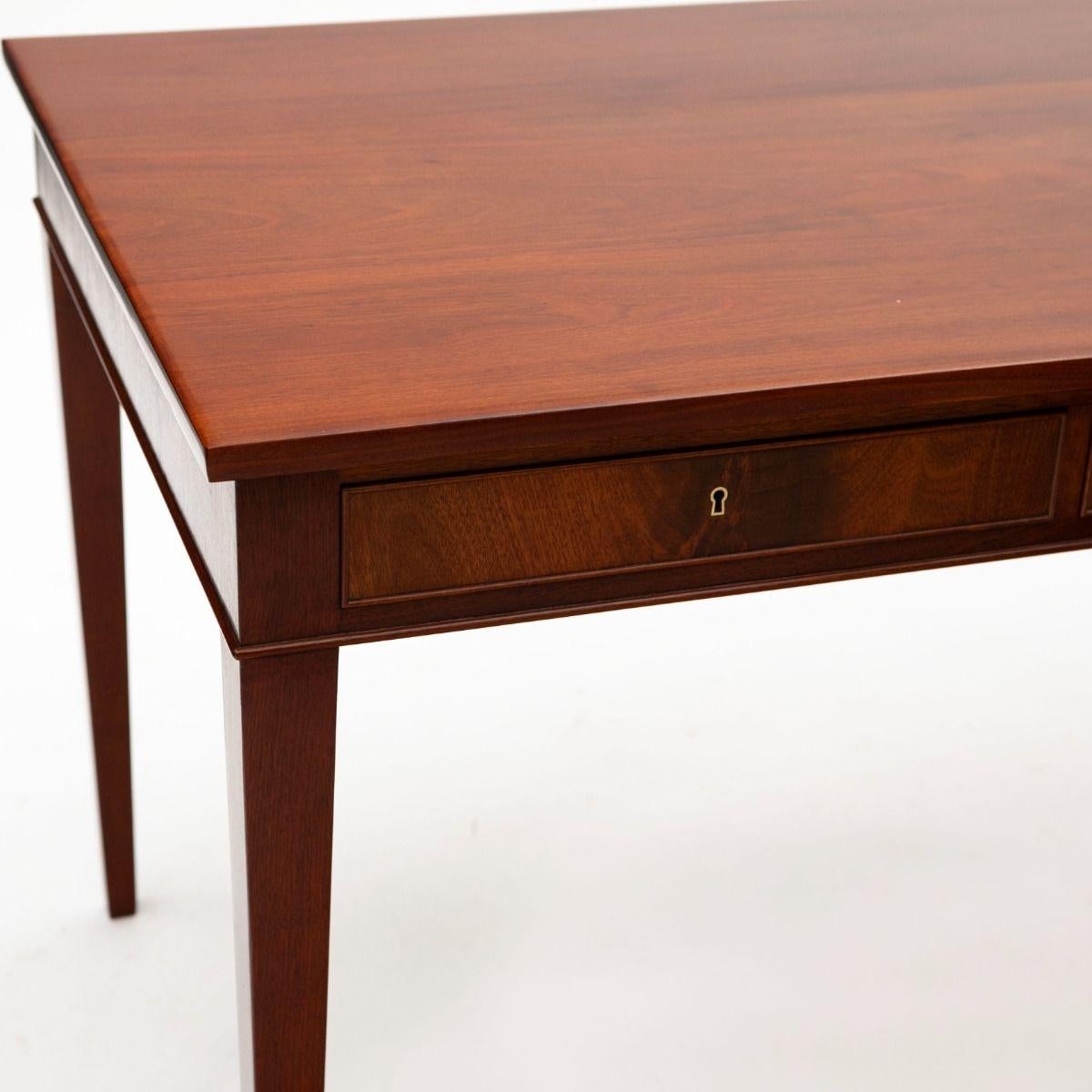 Frits Henningsen Solid Mahogany Writing Table, Denmark 1940's 1