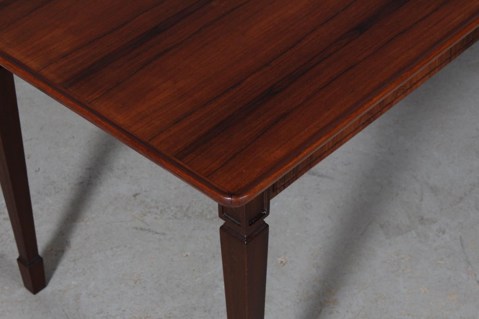 Milieu du XXe siècle Table basse de style Frits Henningsen en vente